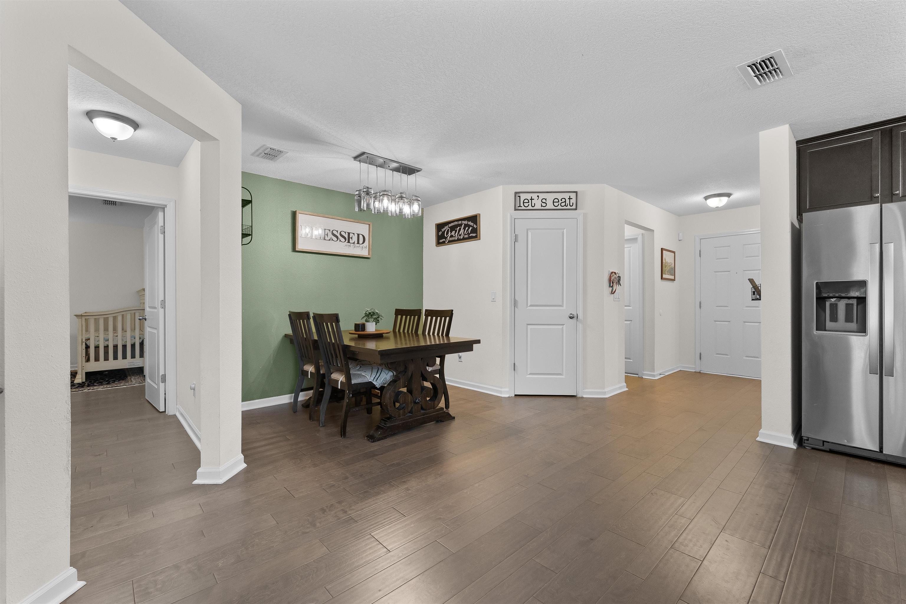 Image 11 of 43 For 121 Sawmill Forest Ct