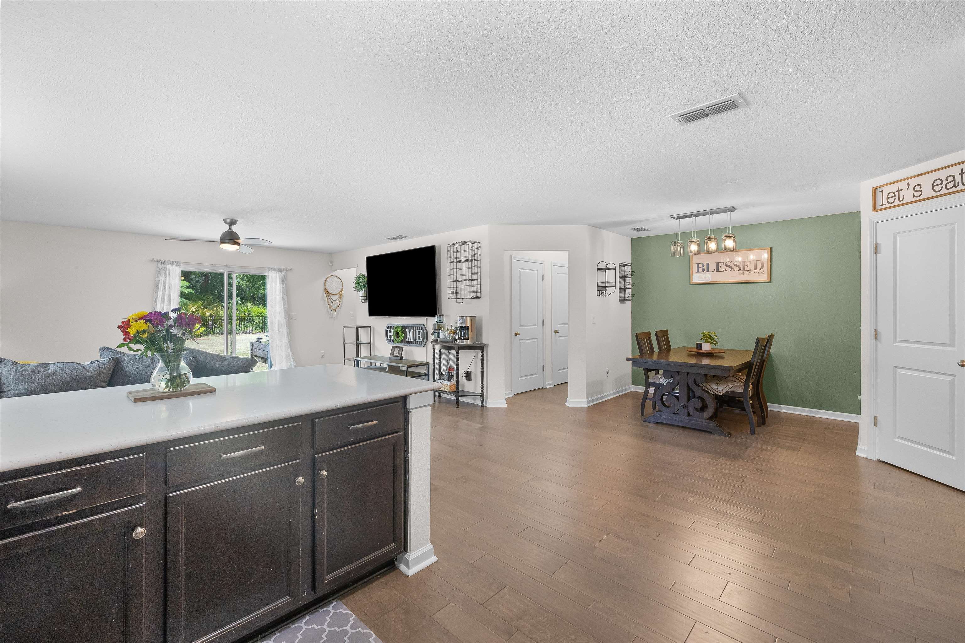 Image 15 of 43 For 121 Sawmill Forest Ct