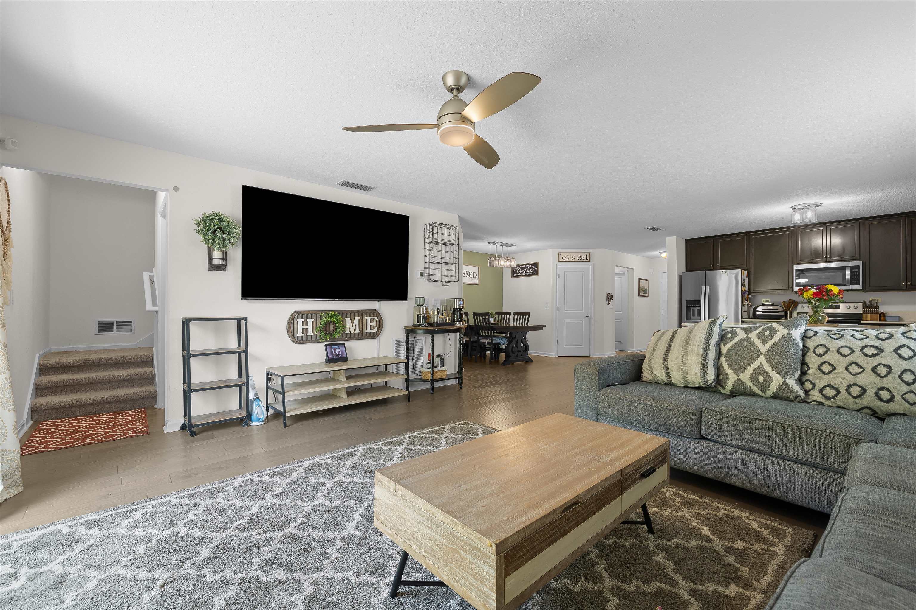 Image 19 of 43 For 121 Sawmill Forest Ct