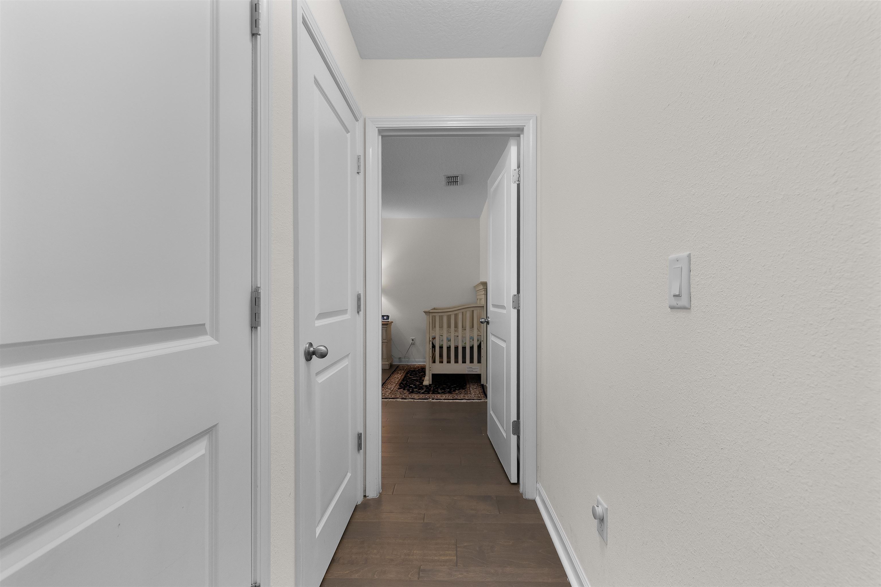 Image 21 of 43 For 121 Sawmill Forest Ct