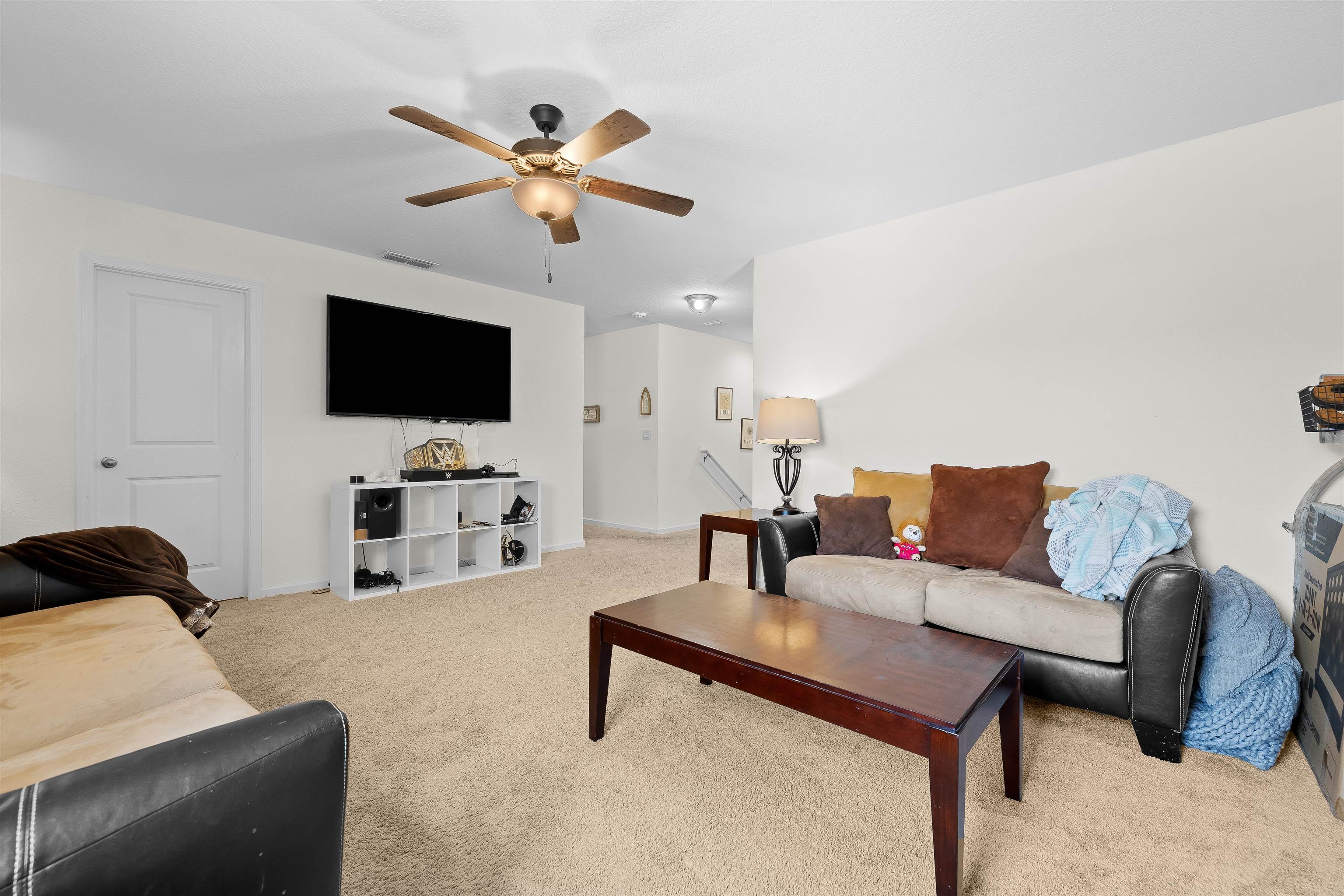 Image 27 of 43 For 121 Sawmill Forest Ct