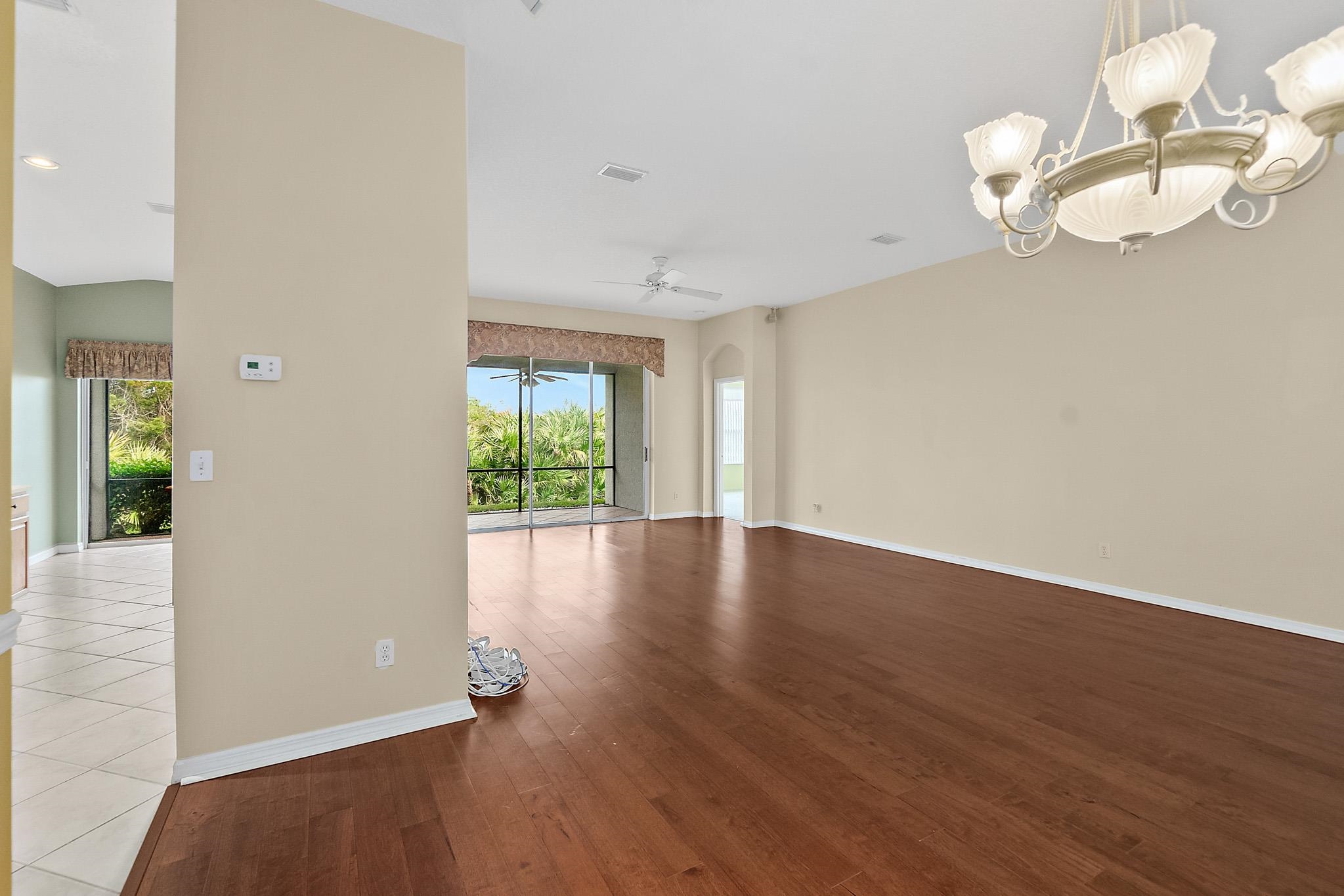 Image 11 of 49 For 644 Casa Fuerta Ln
