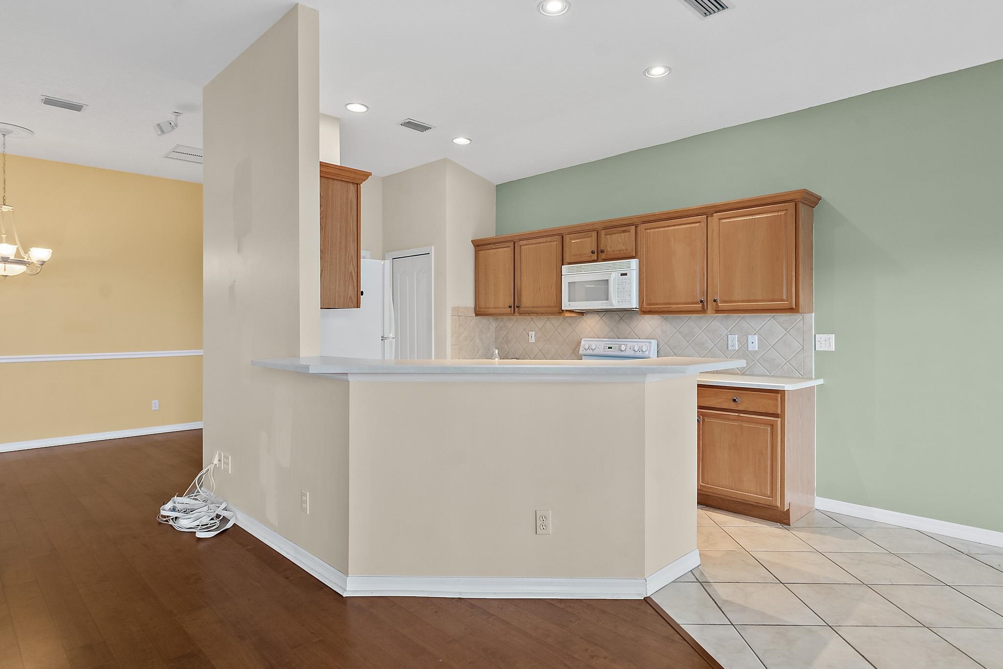 Image 14 of 49 For 644 Casa Fuerta Ln