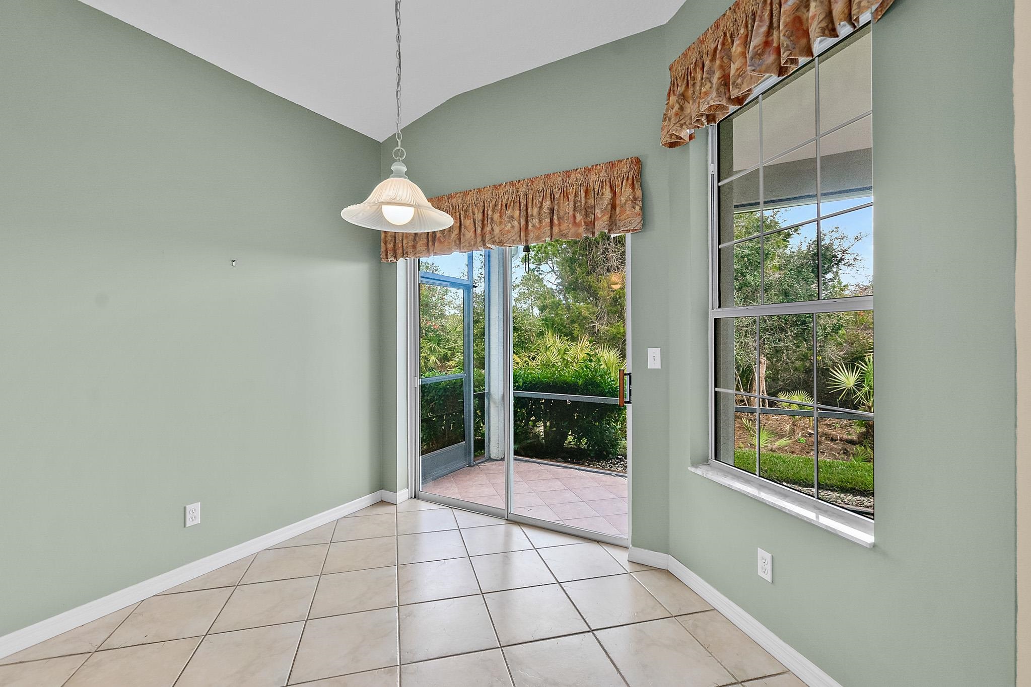 Image 15 of 49 For 644 Casa Fuerta Ln