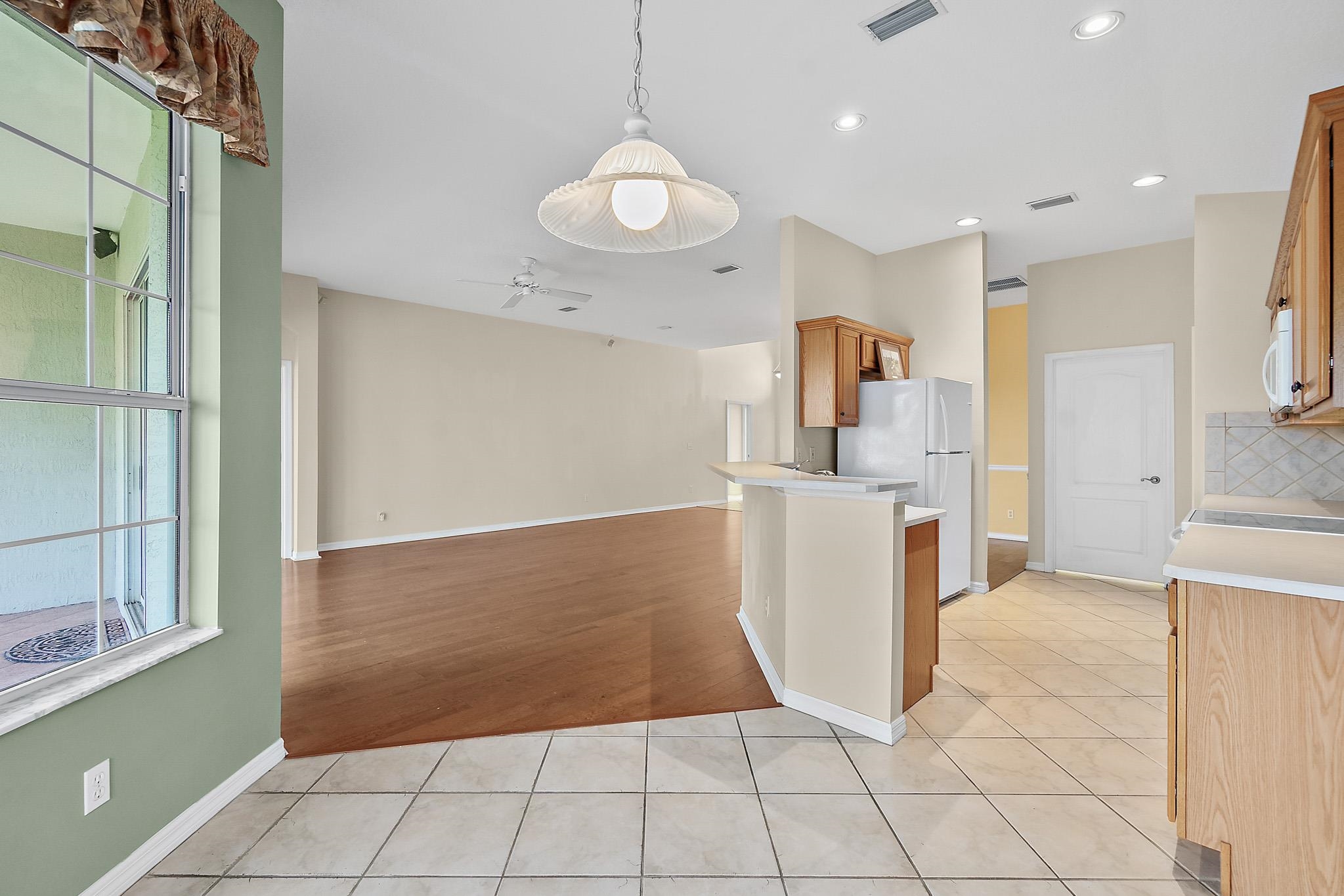Image 17 of 49 For 644 Casa Fuerta Ln