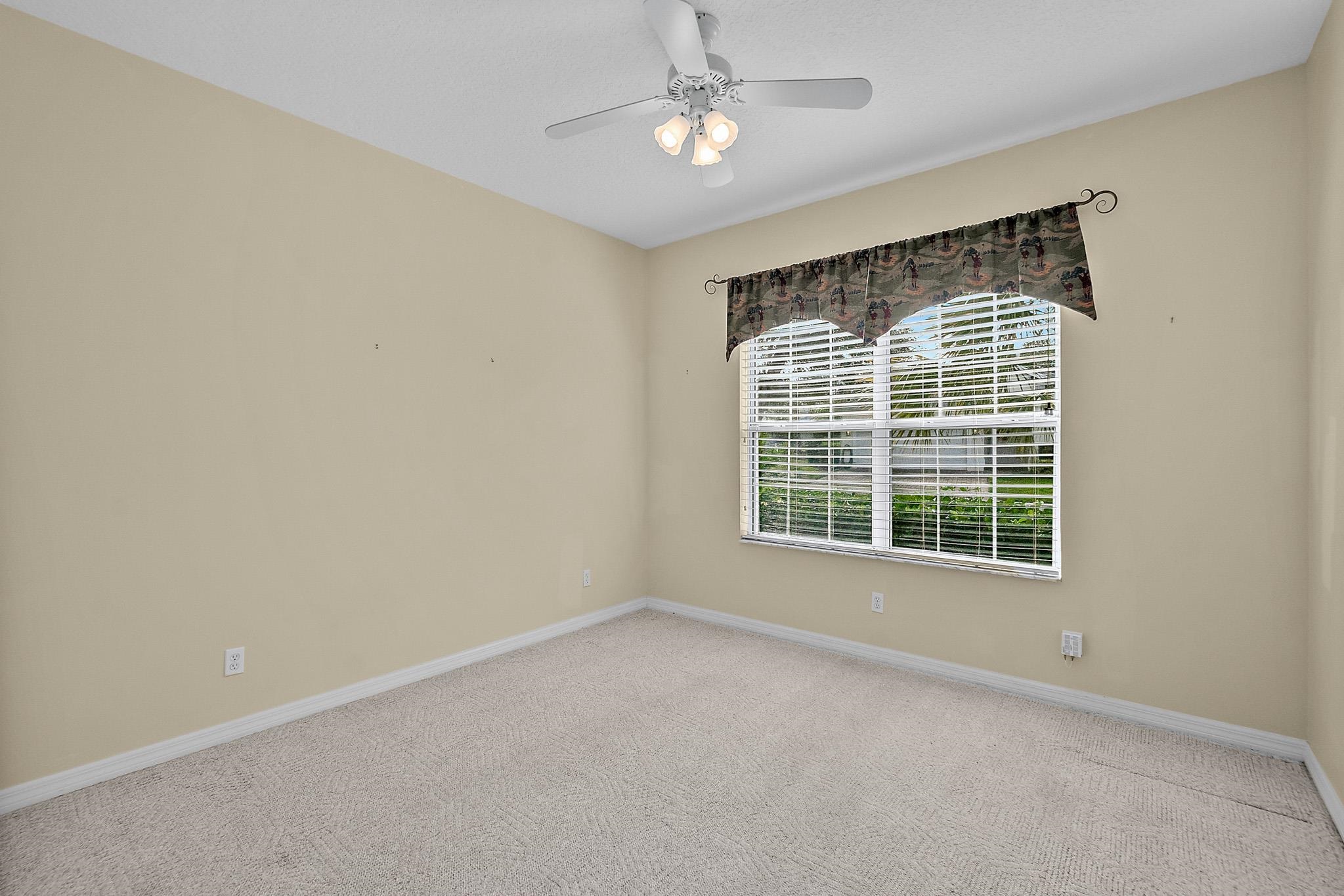 Image 21 of 49 For 644 Casa Fuerta Ln
