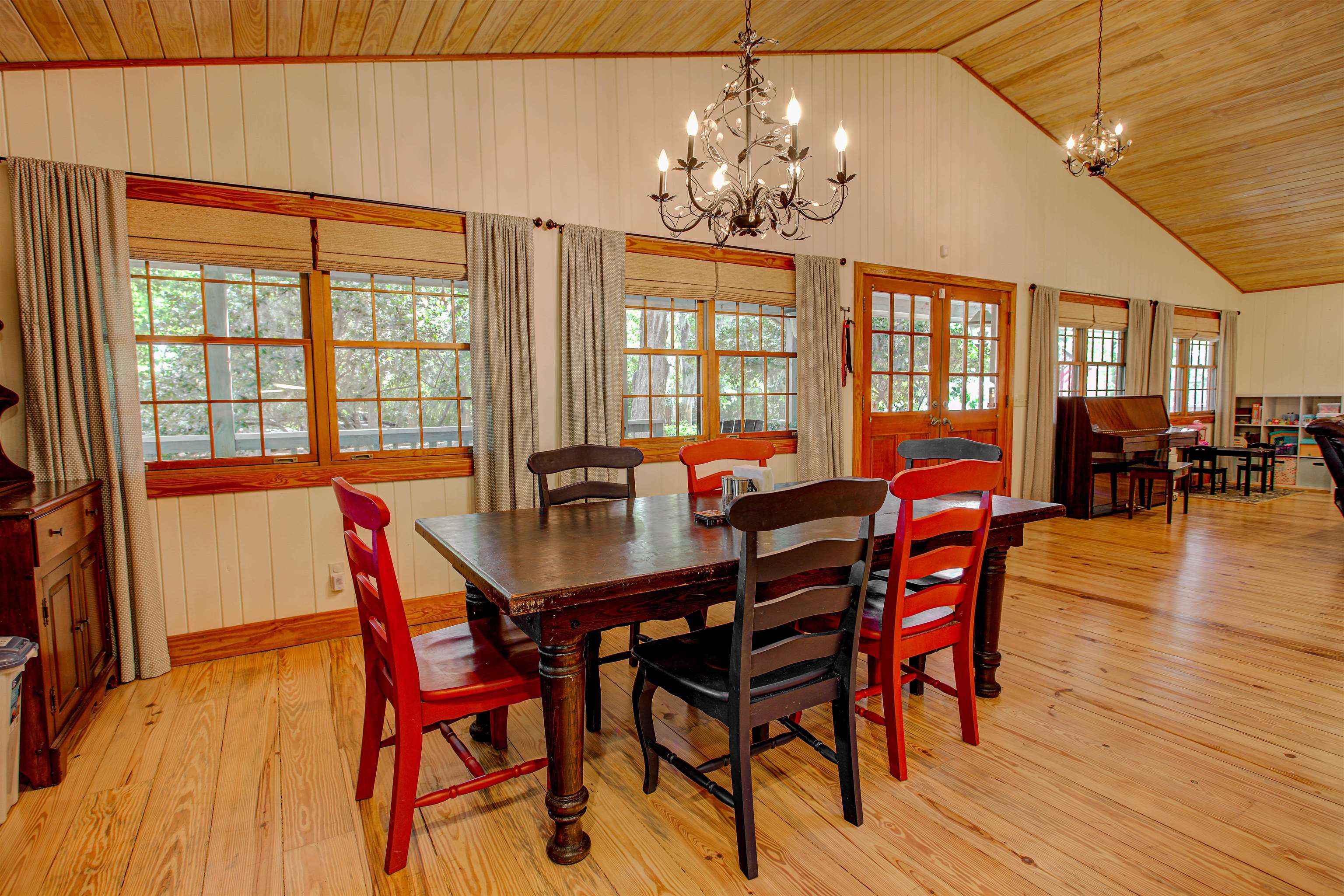 Image 12 of 50 For 411 Woodbluff Ter