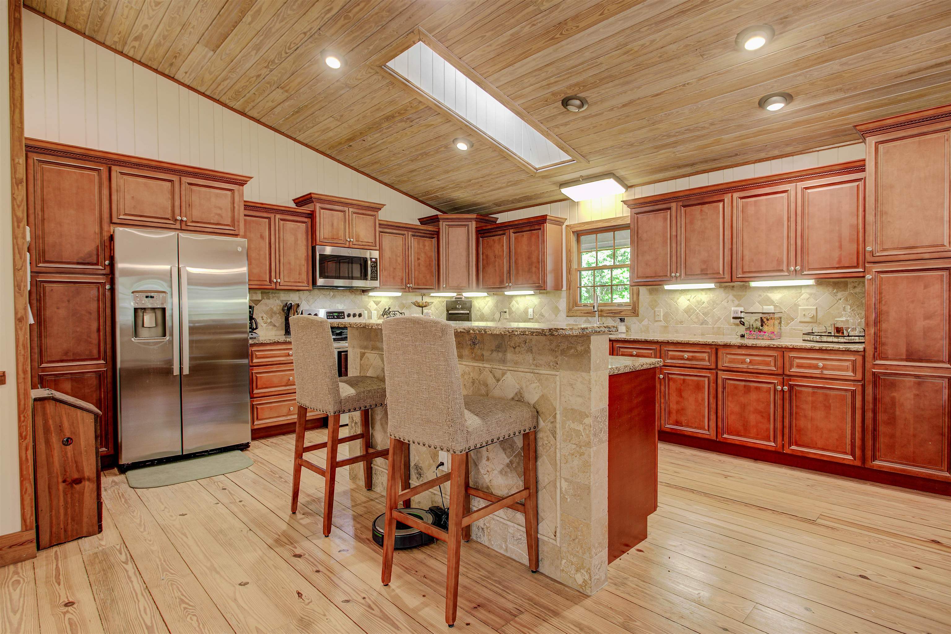 Image 13 of 50 For 411 Woodbluff Ter