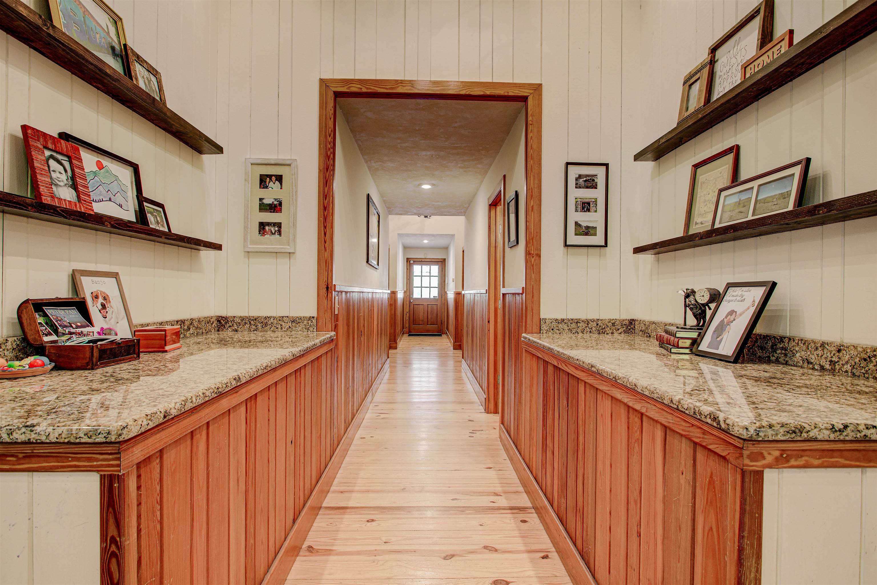 Image 18 of 50 For 411 Woodbluff Ter