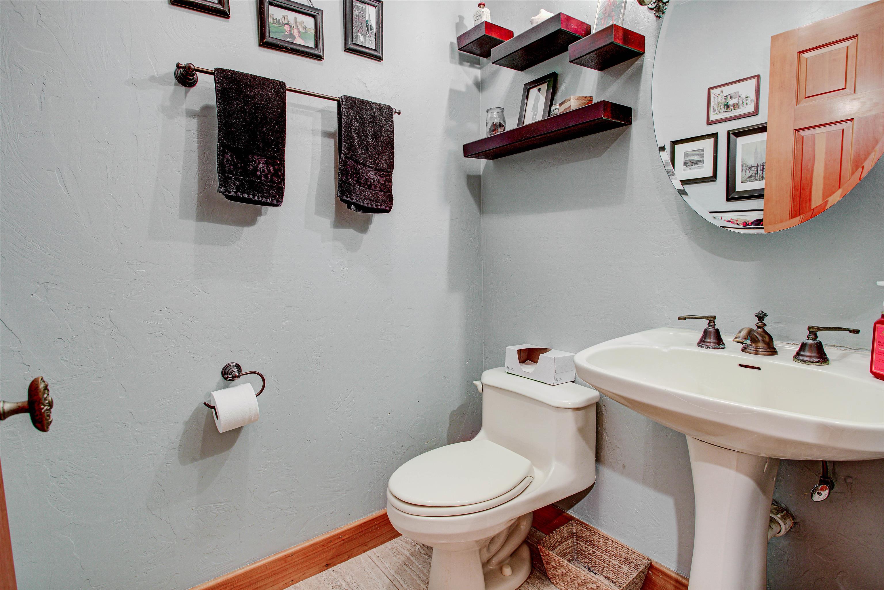 Image 19 of 50 For 411 Woodbluff Ter