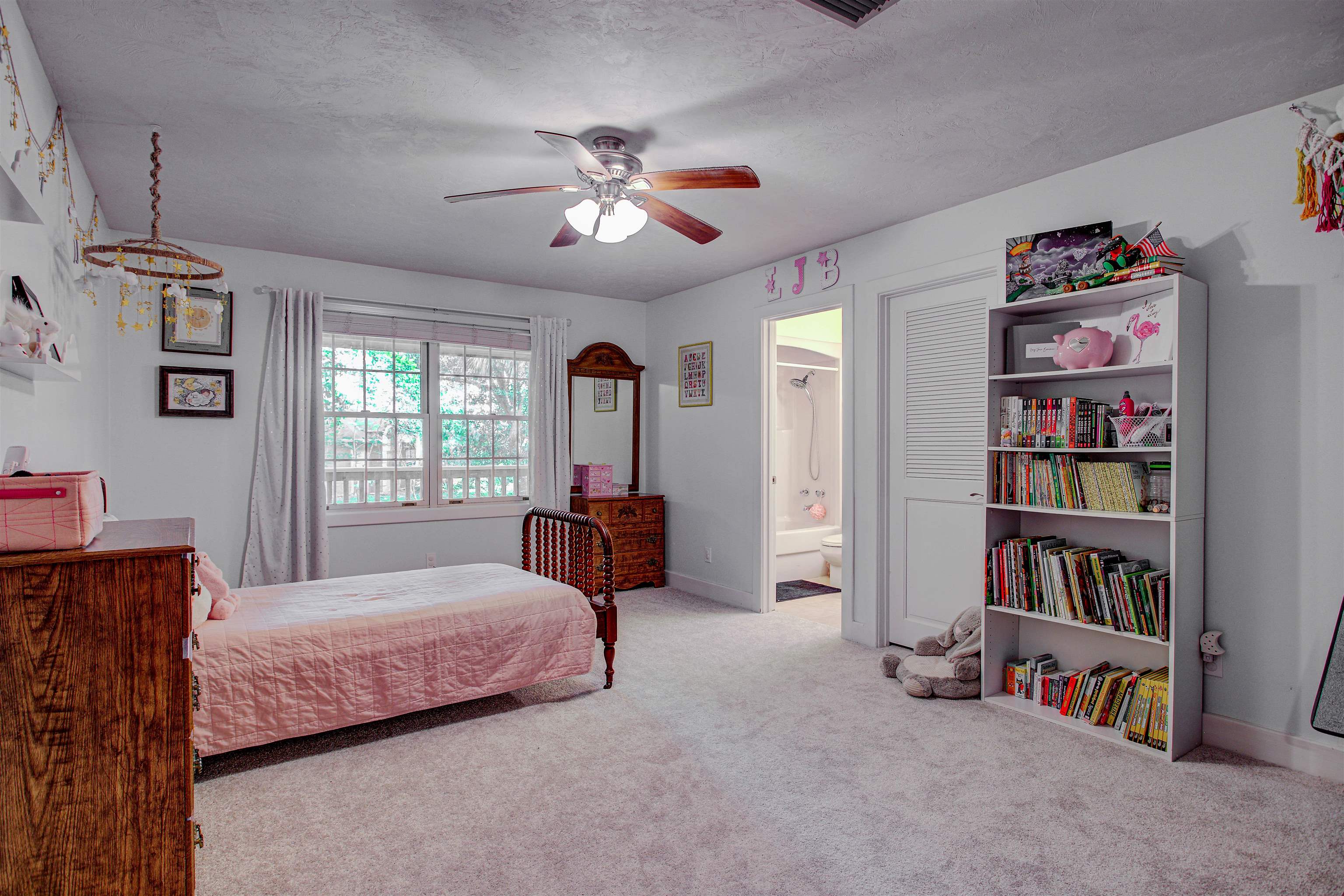 Image 20 of 50 For 411 Woodbluff Ter