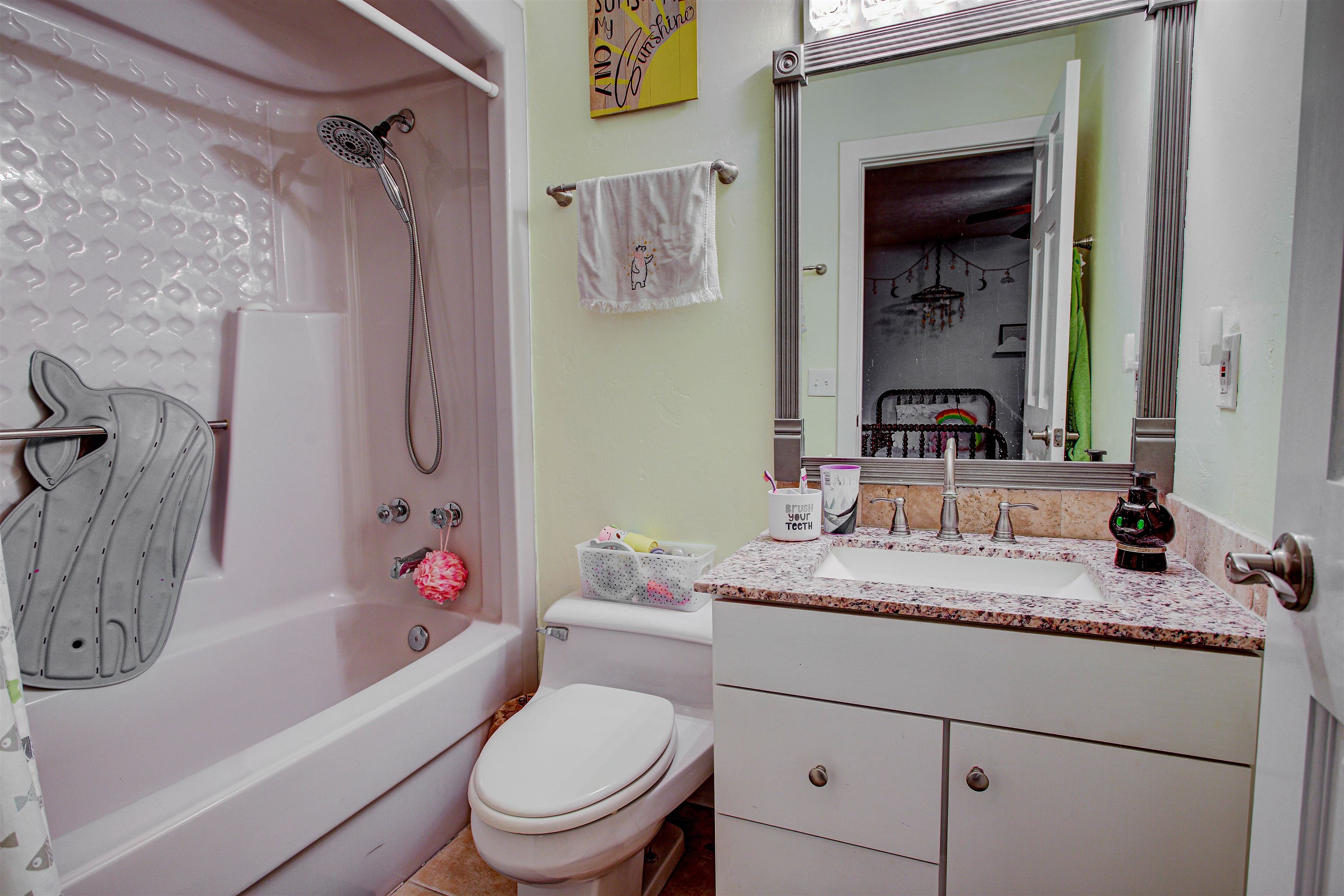 Image 22 of 50 For 411 Woodbluff Ter