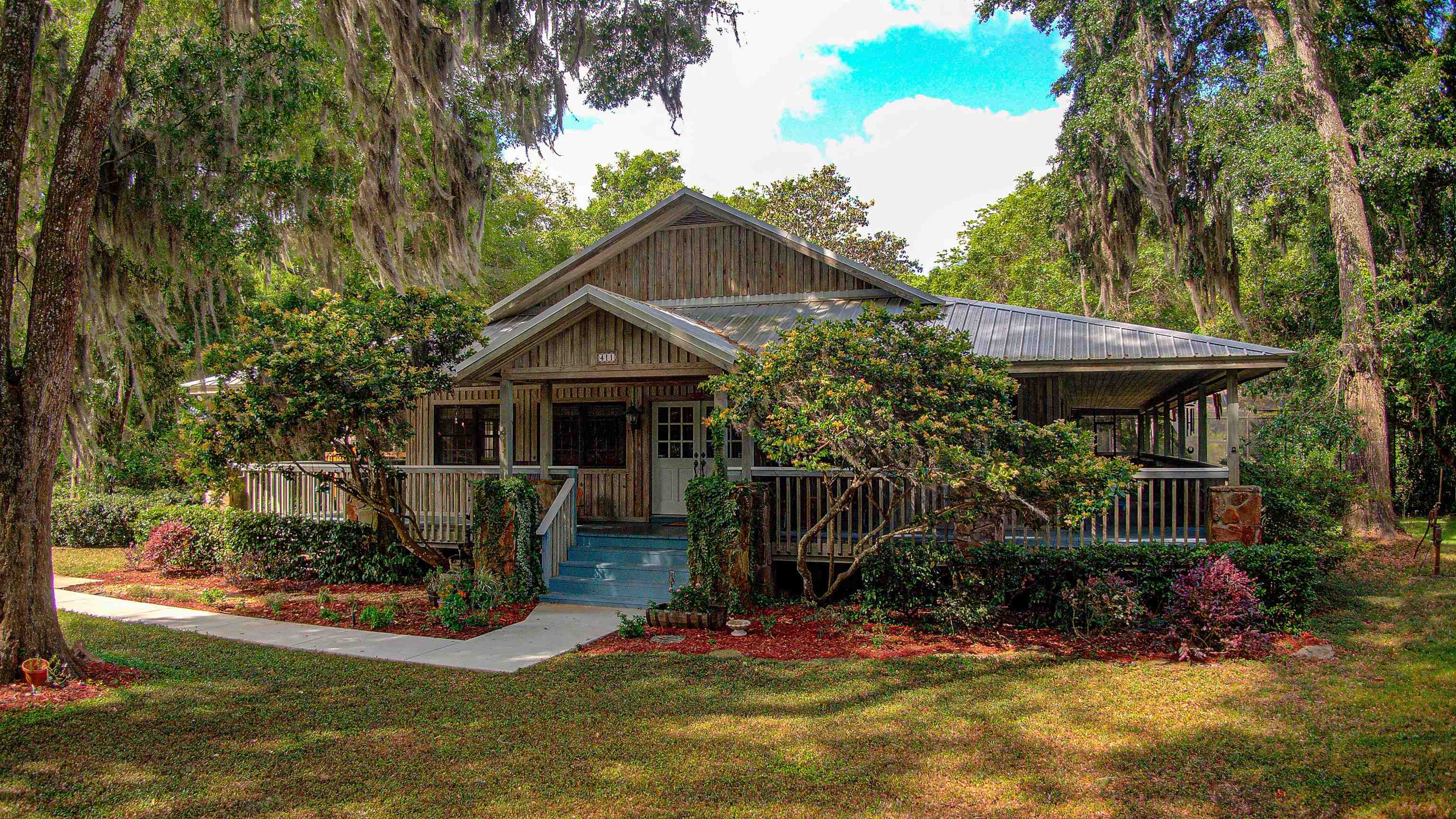 Image 3 of 50 For 411 Woodbluff Ter