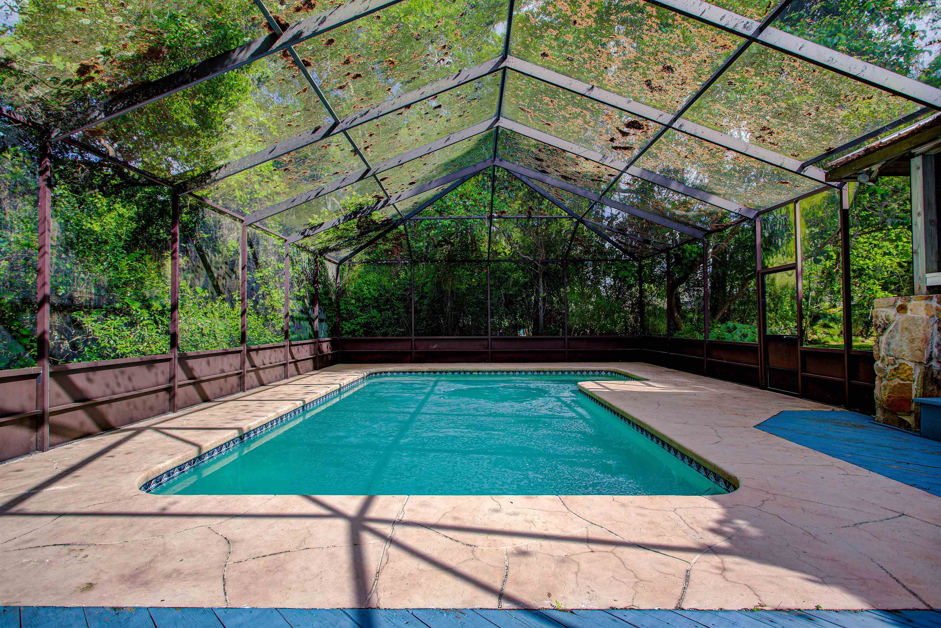 Image 38 of 50 For 411 Woodbluff Ter