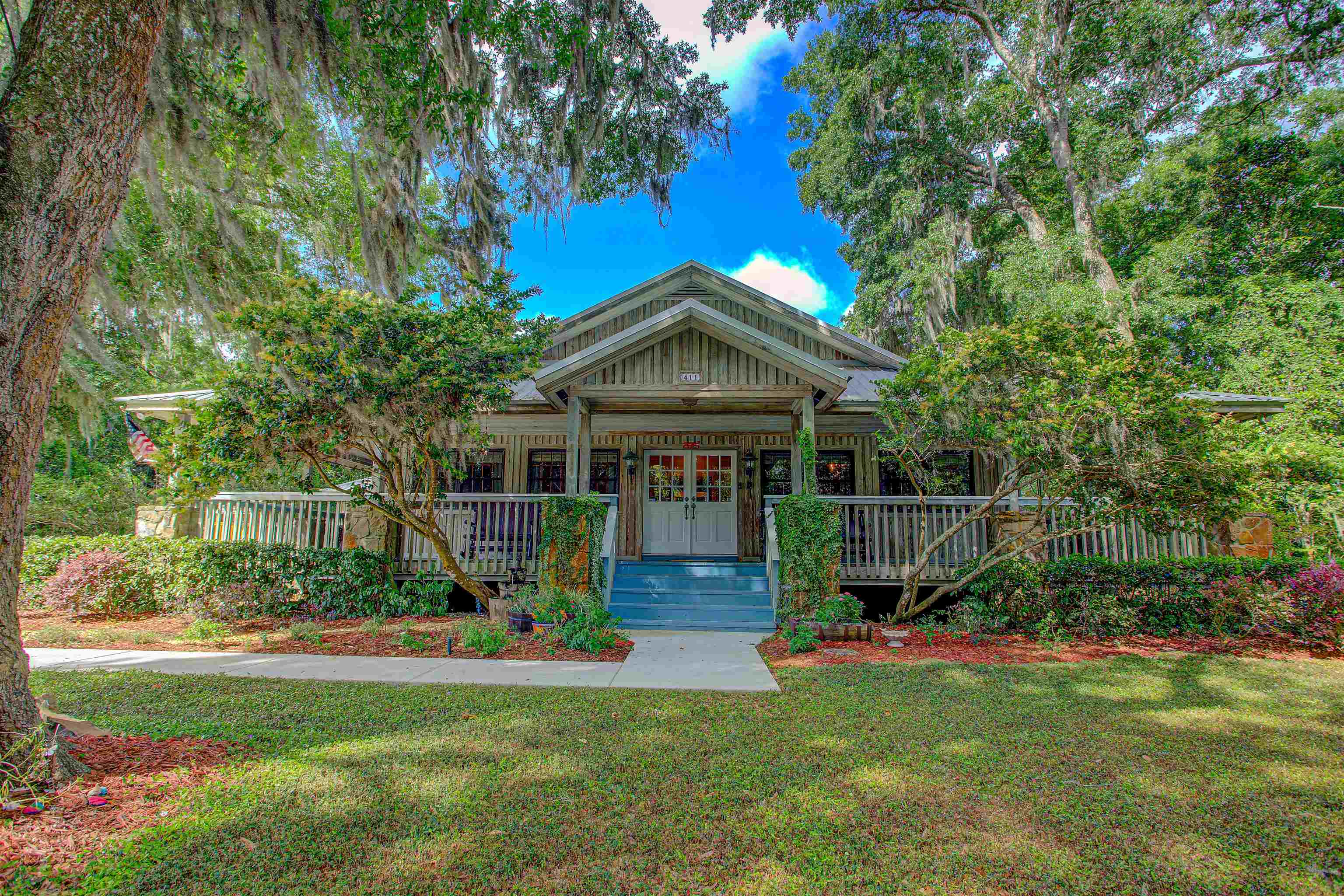 Image 4 of 50 For 411 Woodbluff Ter