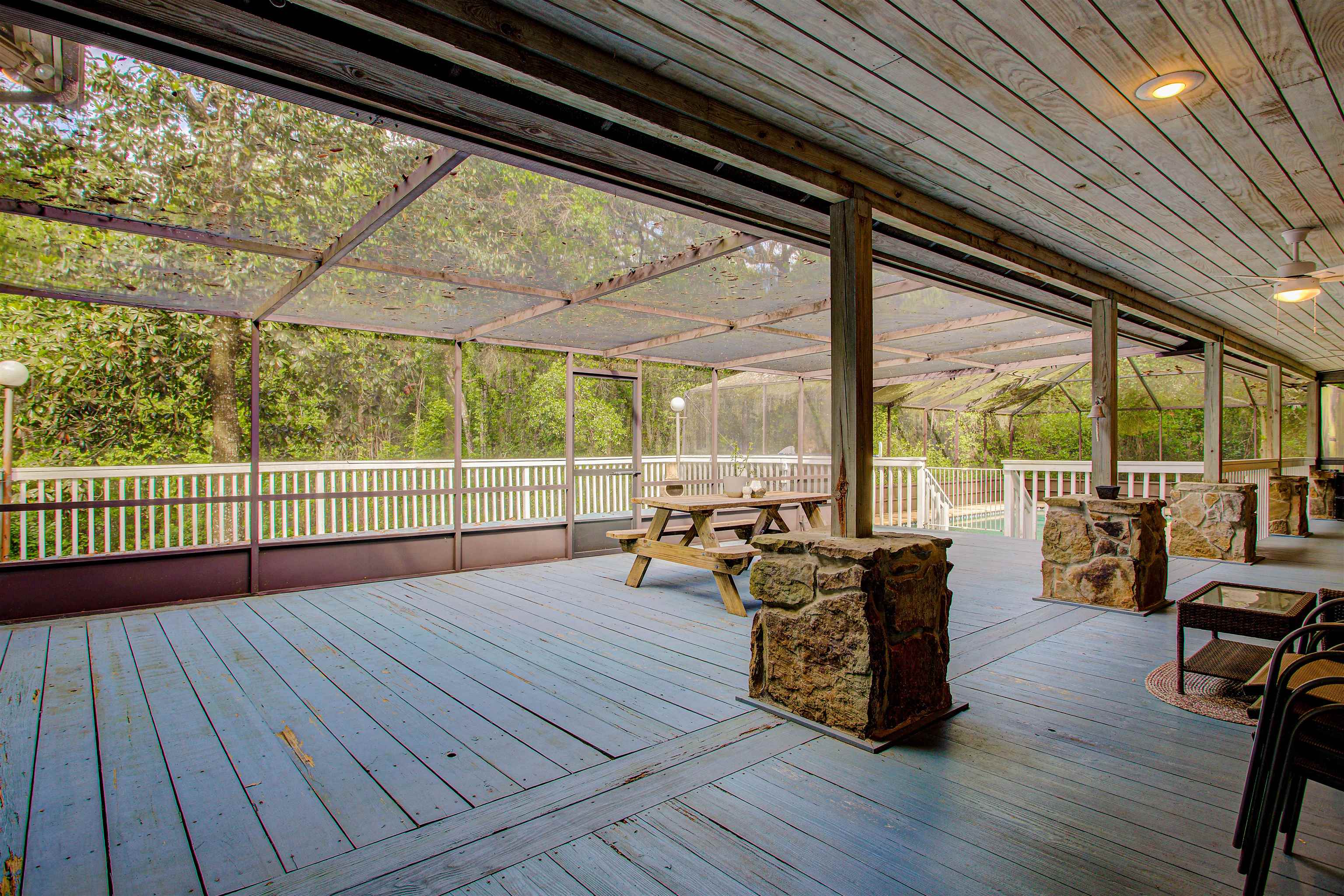 Image 40 of 50 For 411 Woodbluff Ter