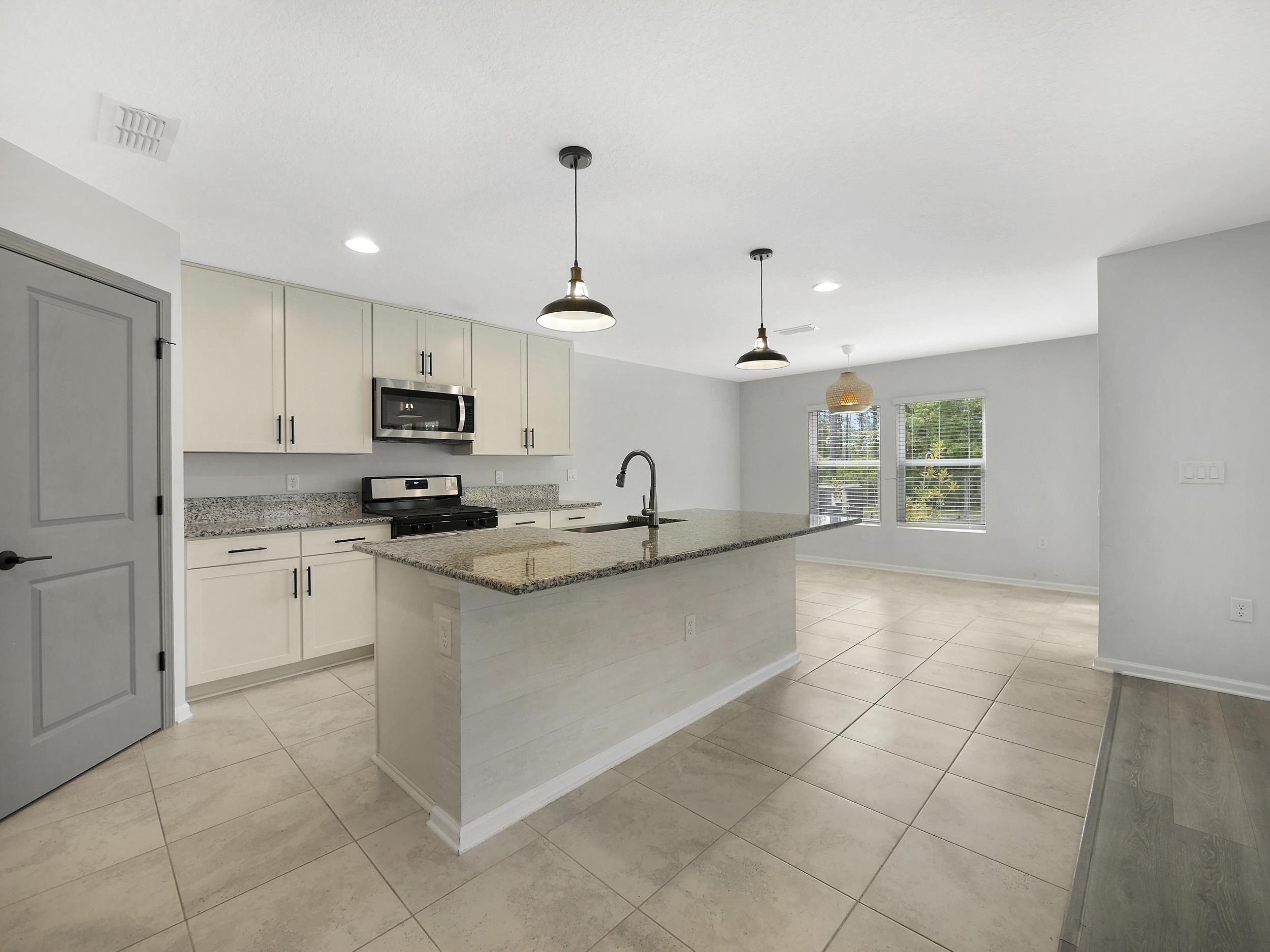 Image 18 of 56 For 597 Meadow Ridge Dr