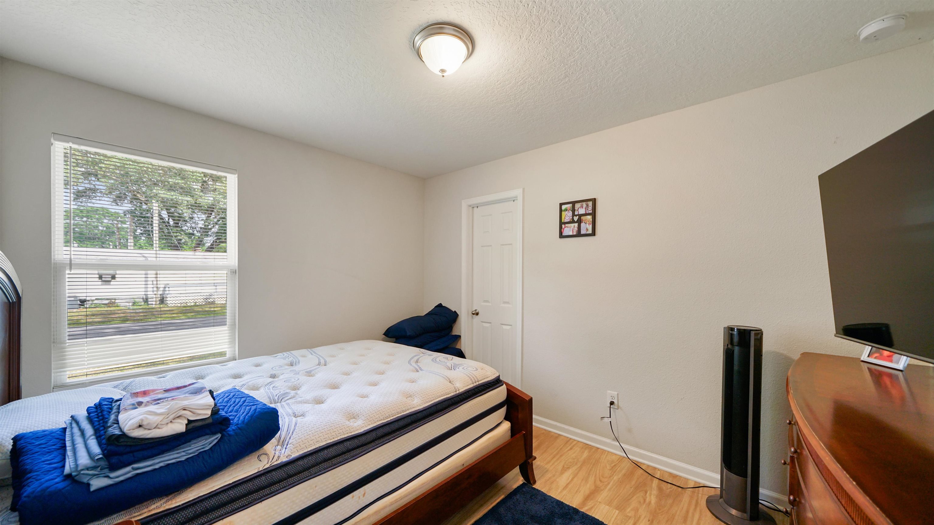 Image 14 of 19 For 8102 Buttercup St