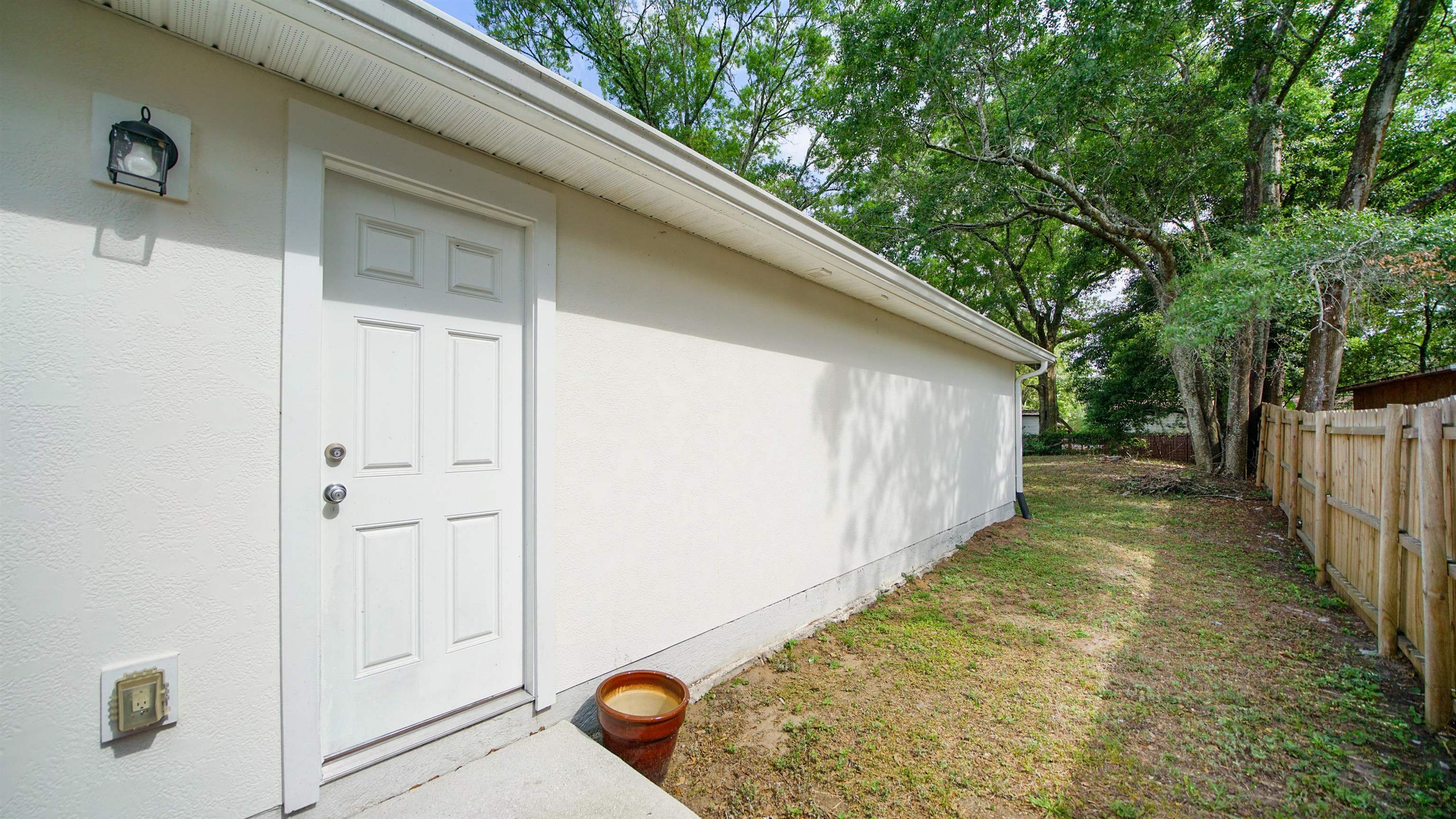 Image 15 of 19 For 8102 Buttercup St