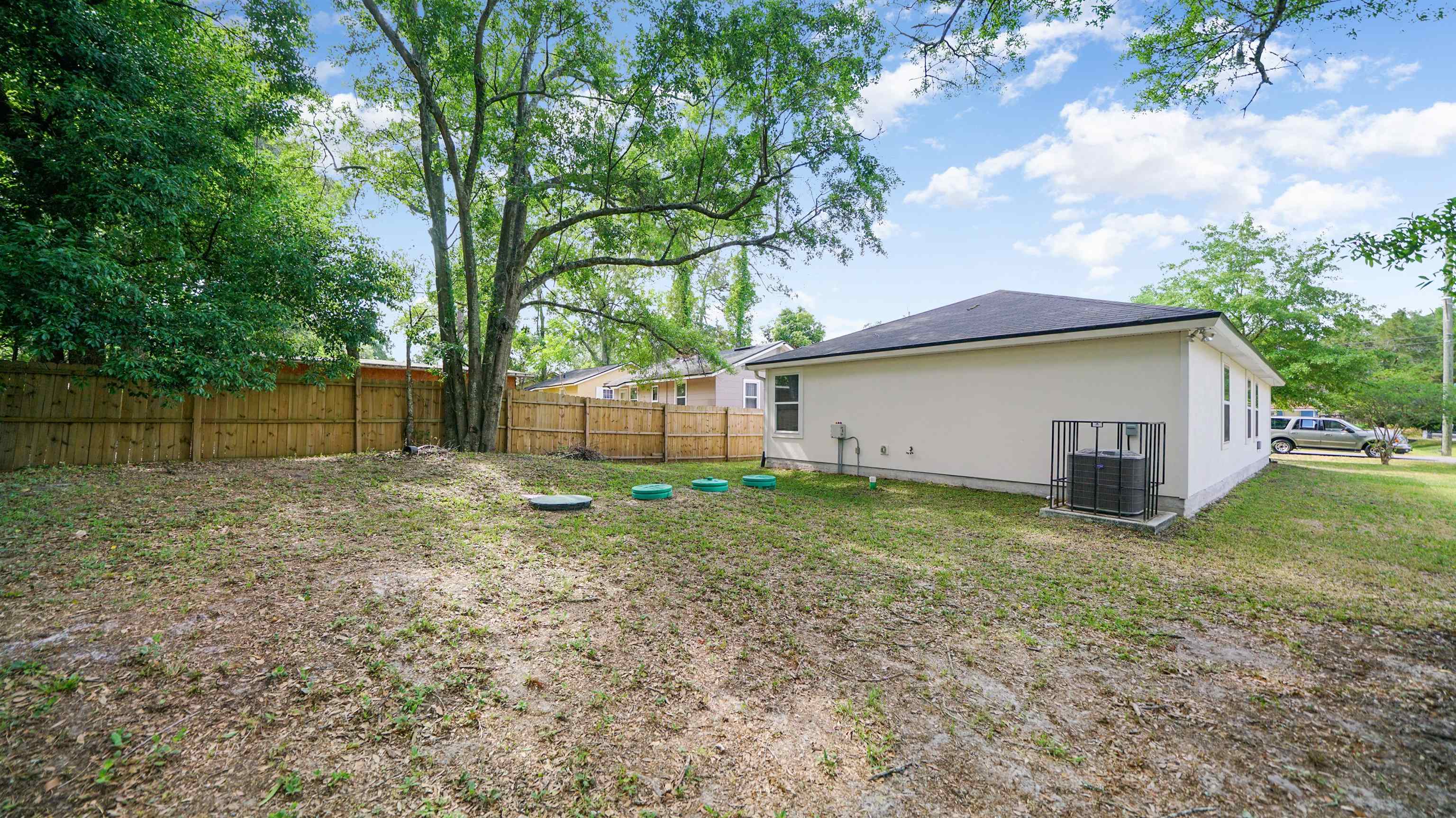 Image 17 of 19 For 8102 Buttercup St