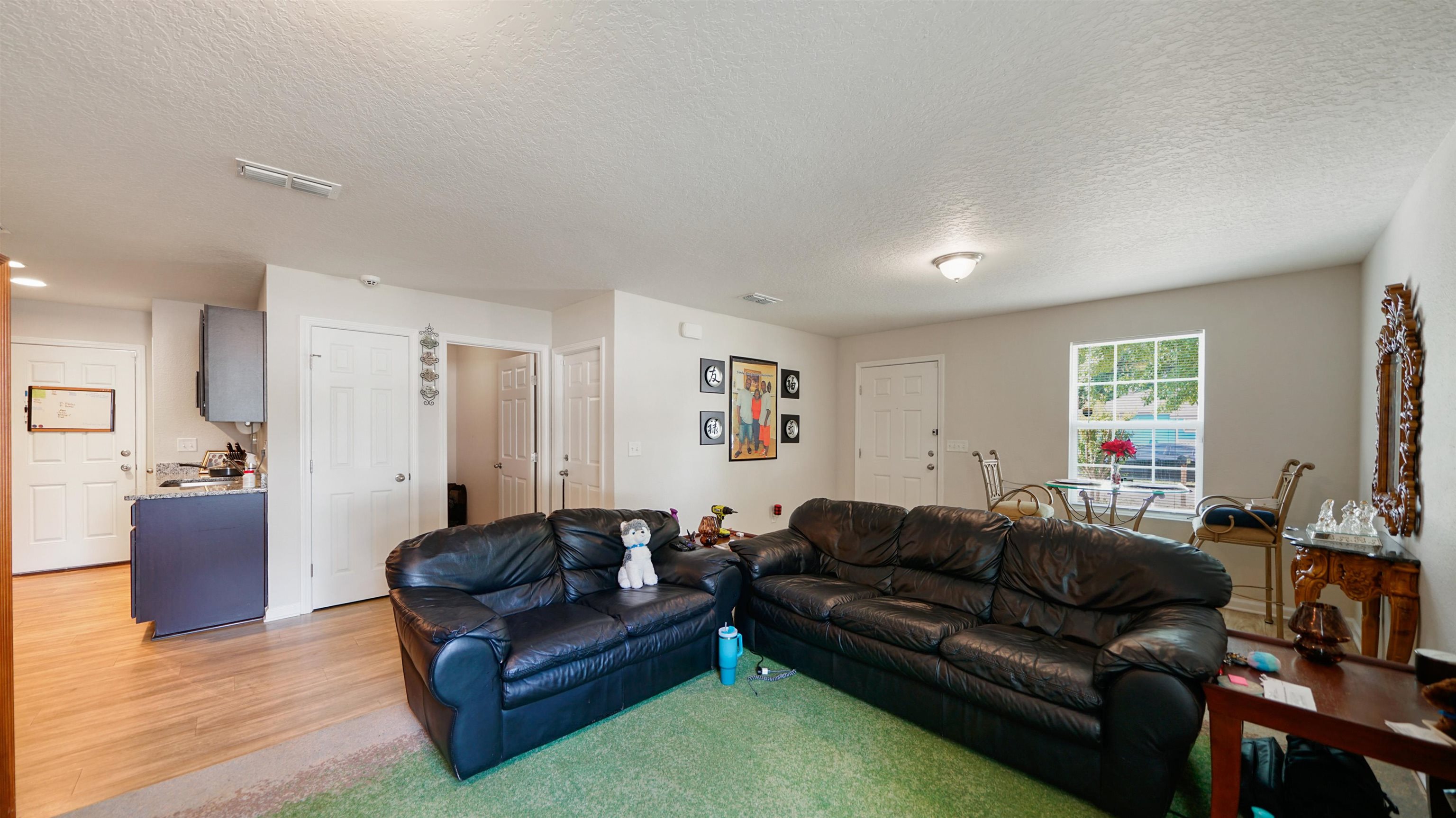 Image 2 of 19 For 8102 Buttercup St