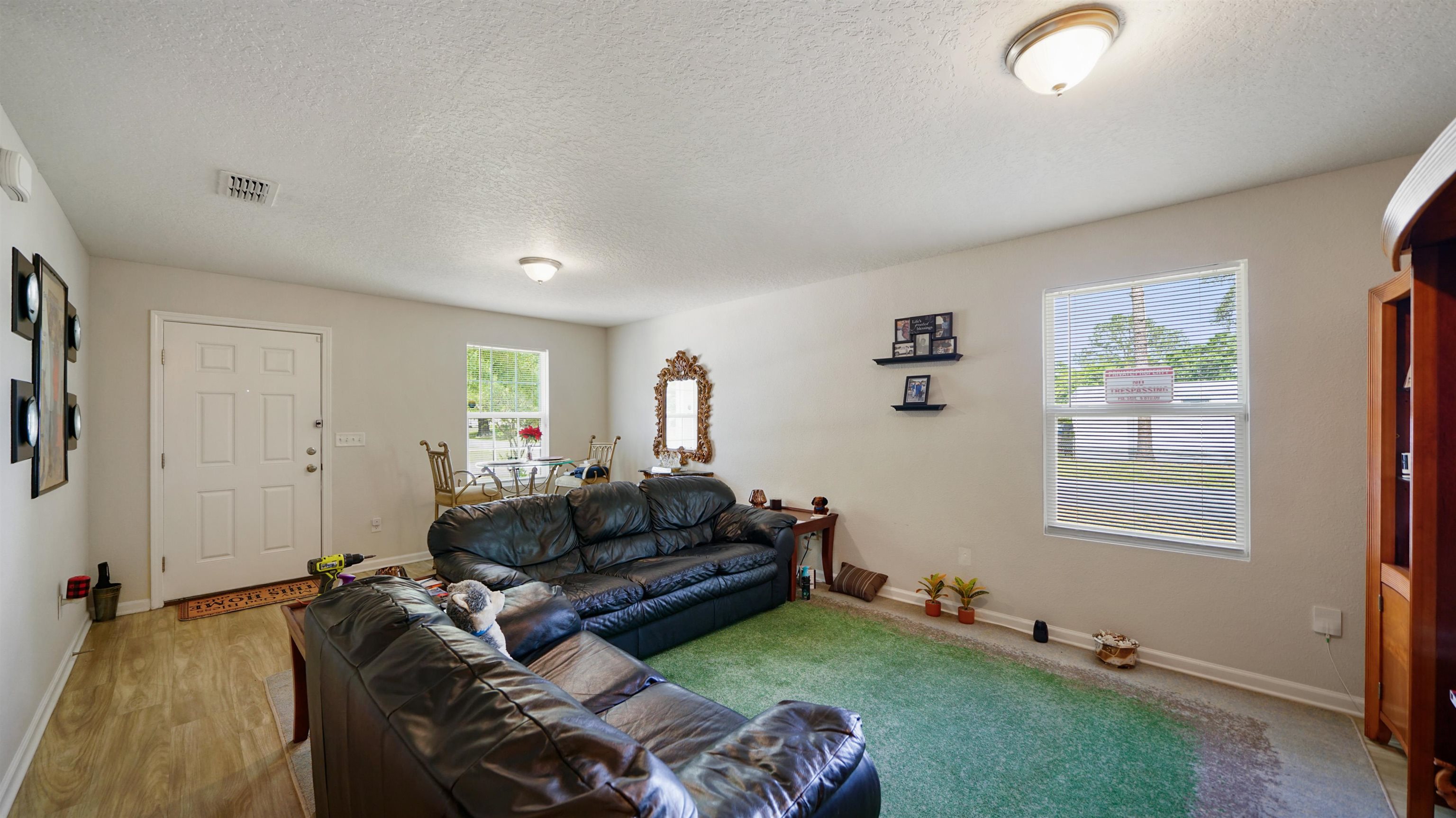 Image 3 of 19 For 8102 Buttercup St