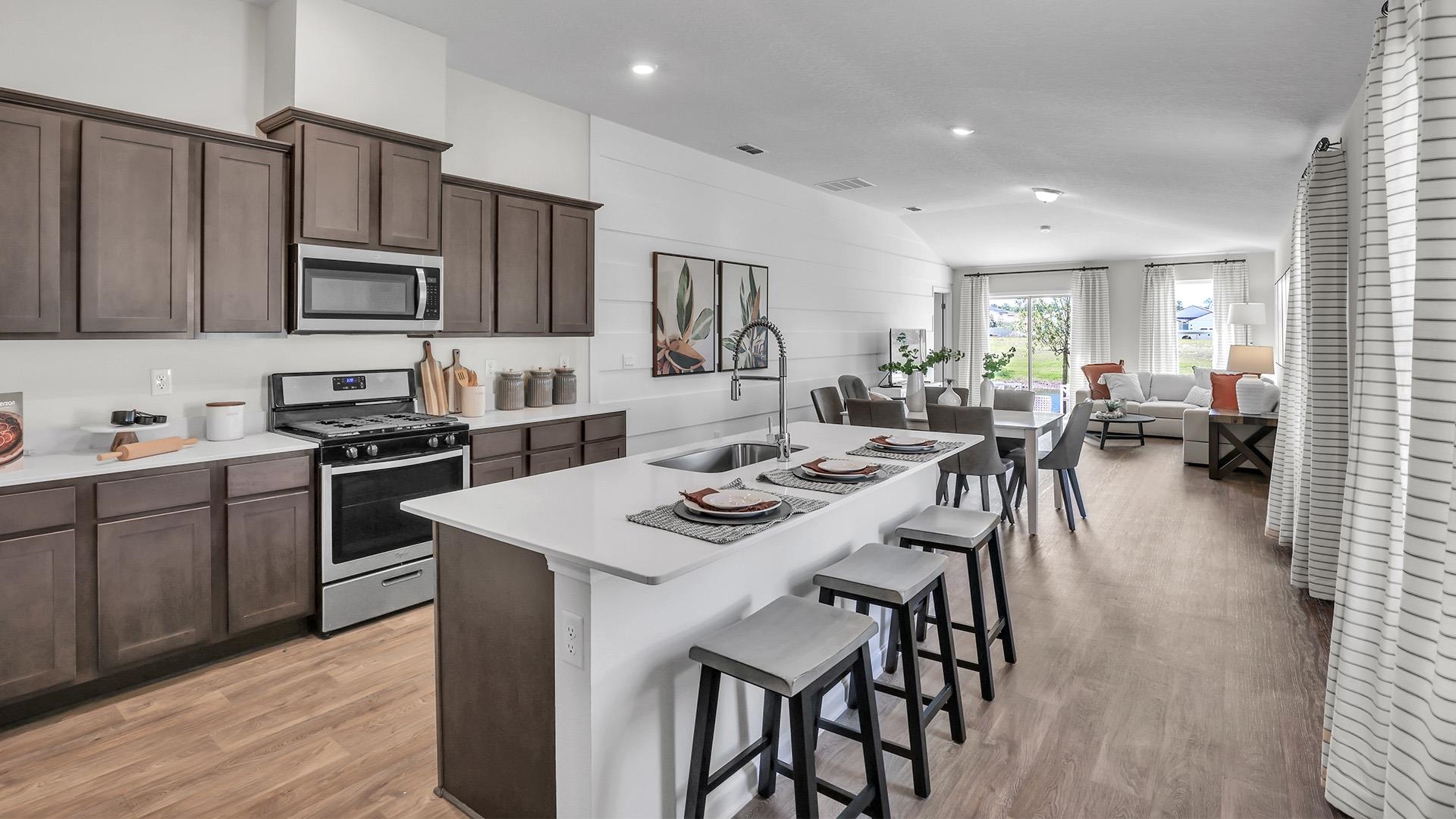 Image 3 of 42 For 804 Grand Reserve