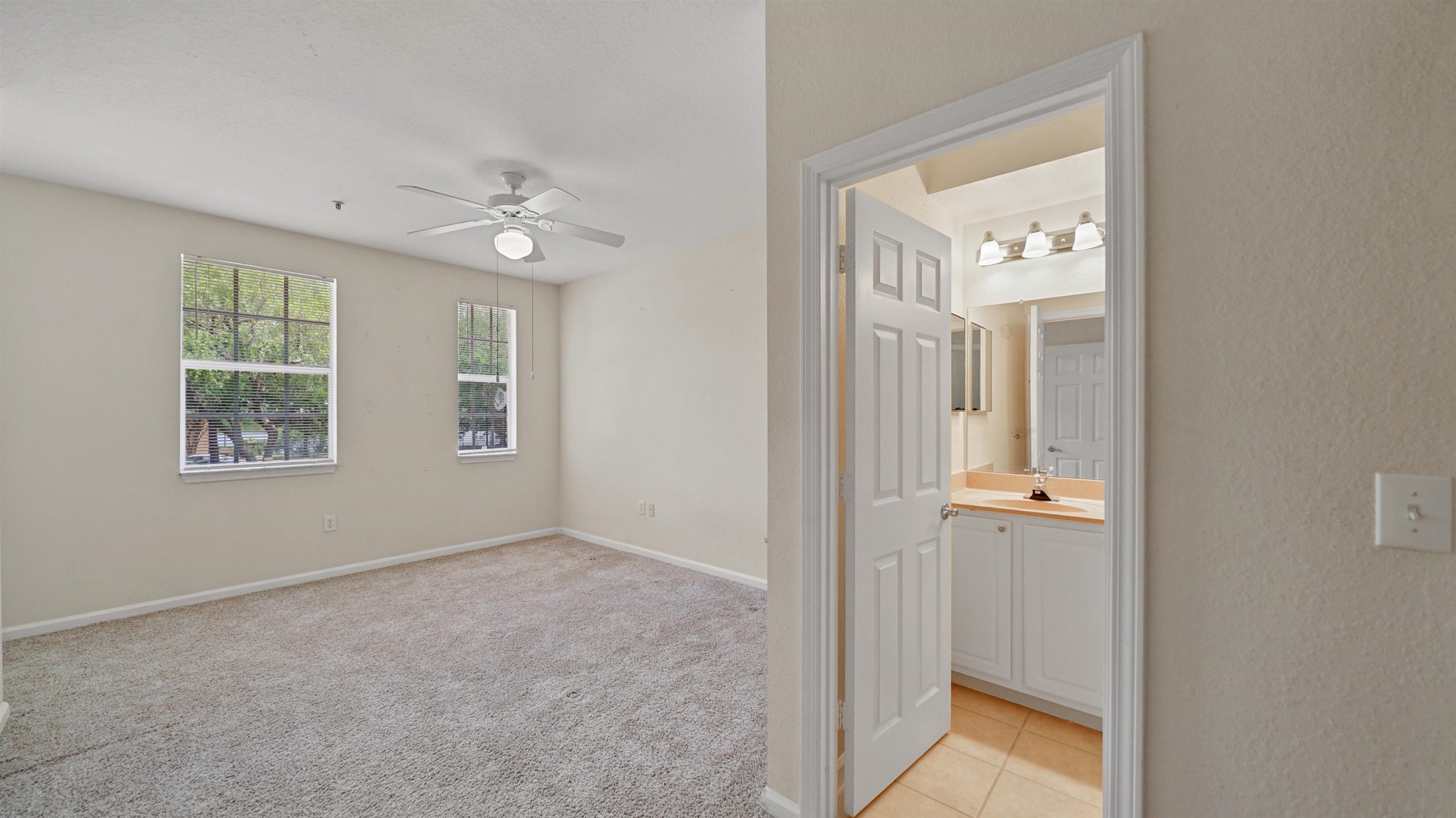 Image 11 of 34 For 10075 Gate Pkwy  1513