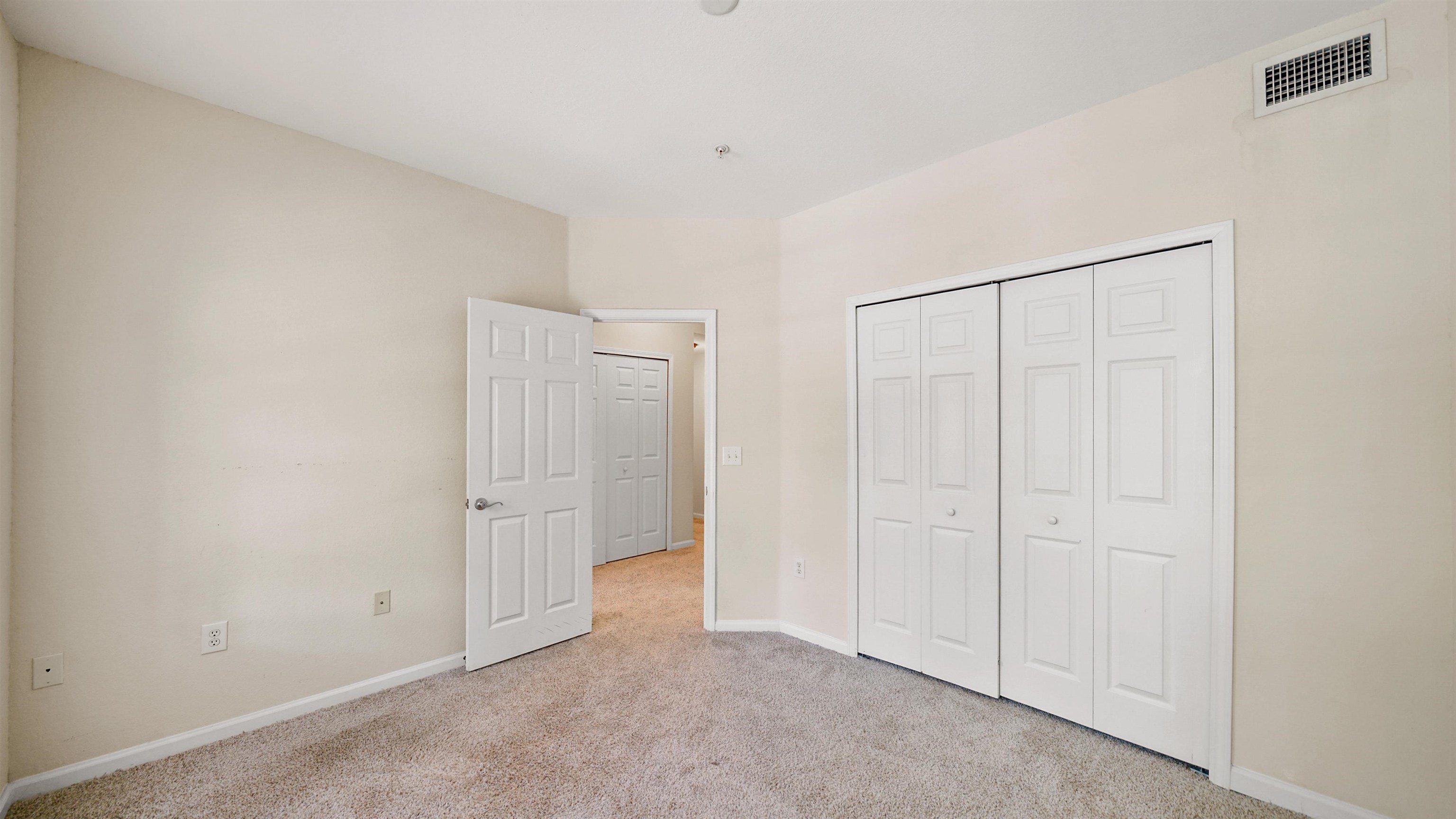 Image 16 of 34 For 10075 Gate Pkwy  1513