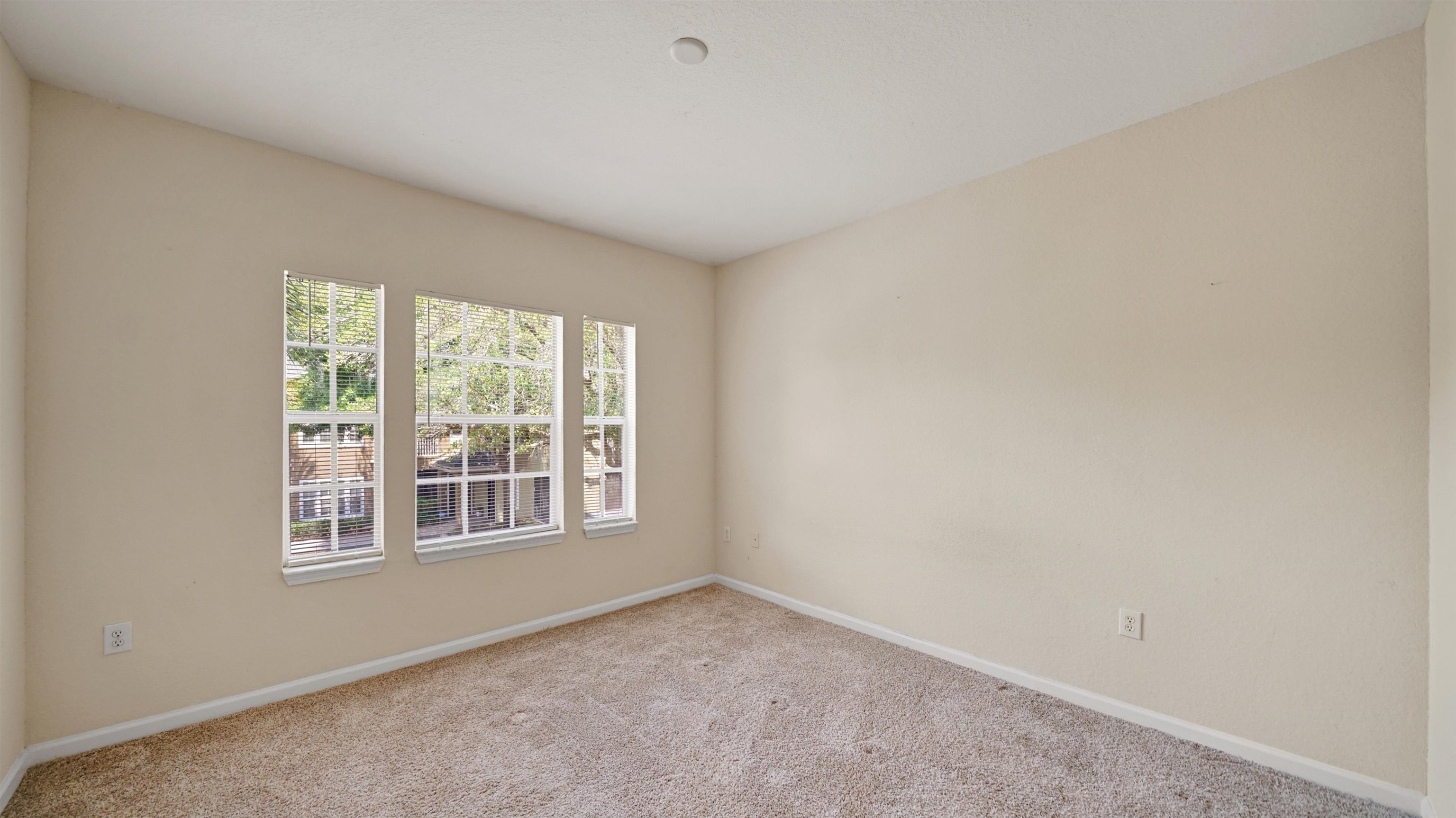 Image 18 of 34 For 10075 Gate Pkwy  1513