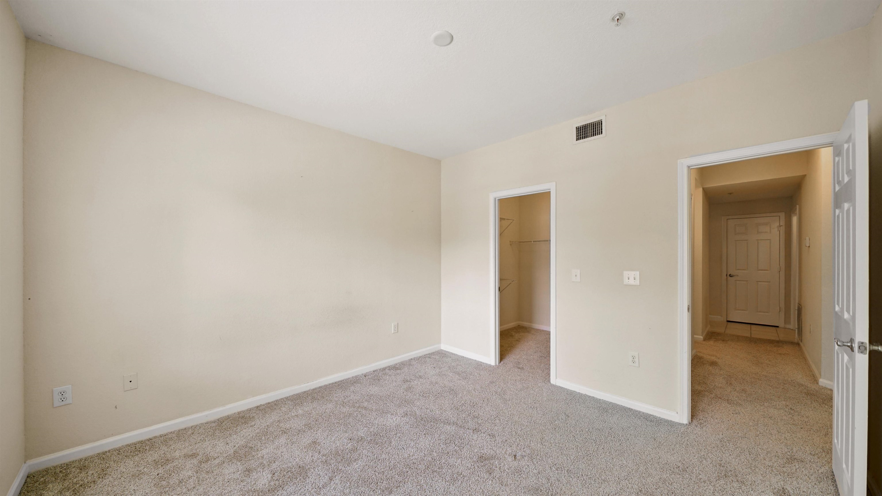 Image 19 of 34 For 10075 Gate Pkwy  1513