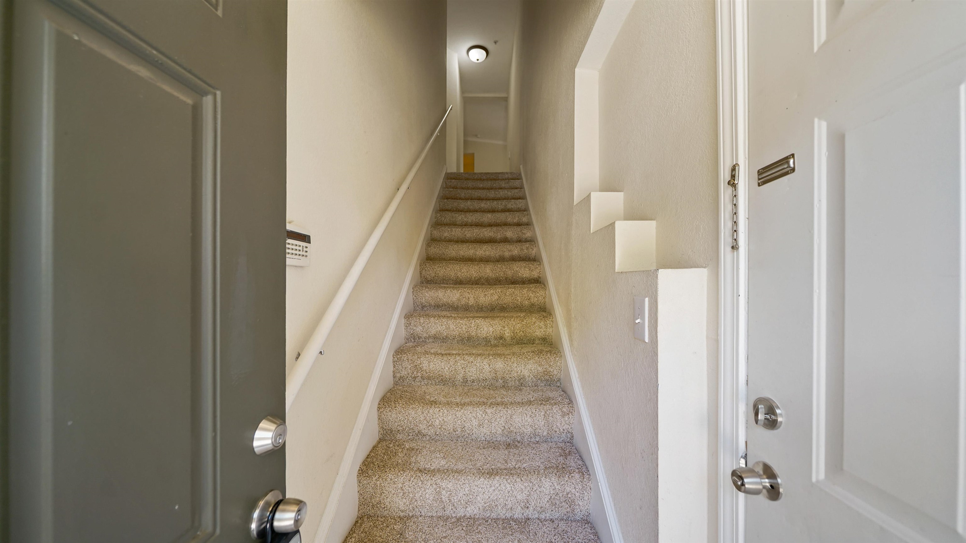Image 3 of 34 For 10075 Gate Pkwy  1513