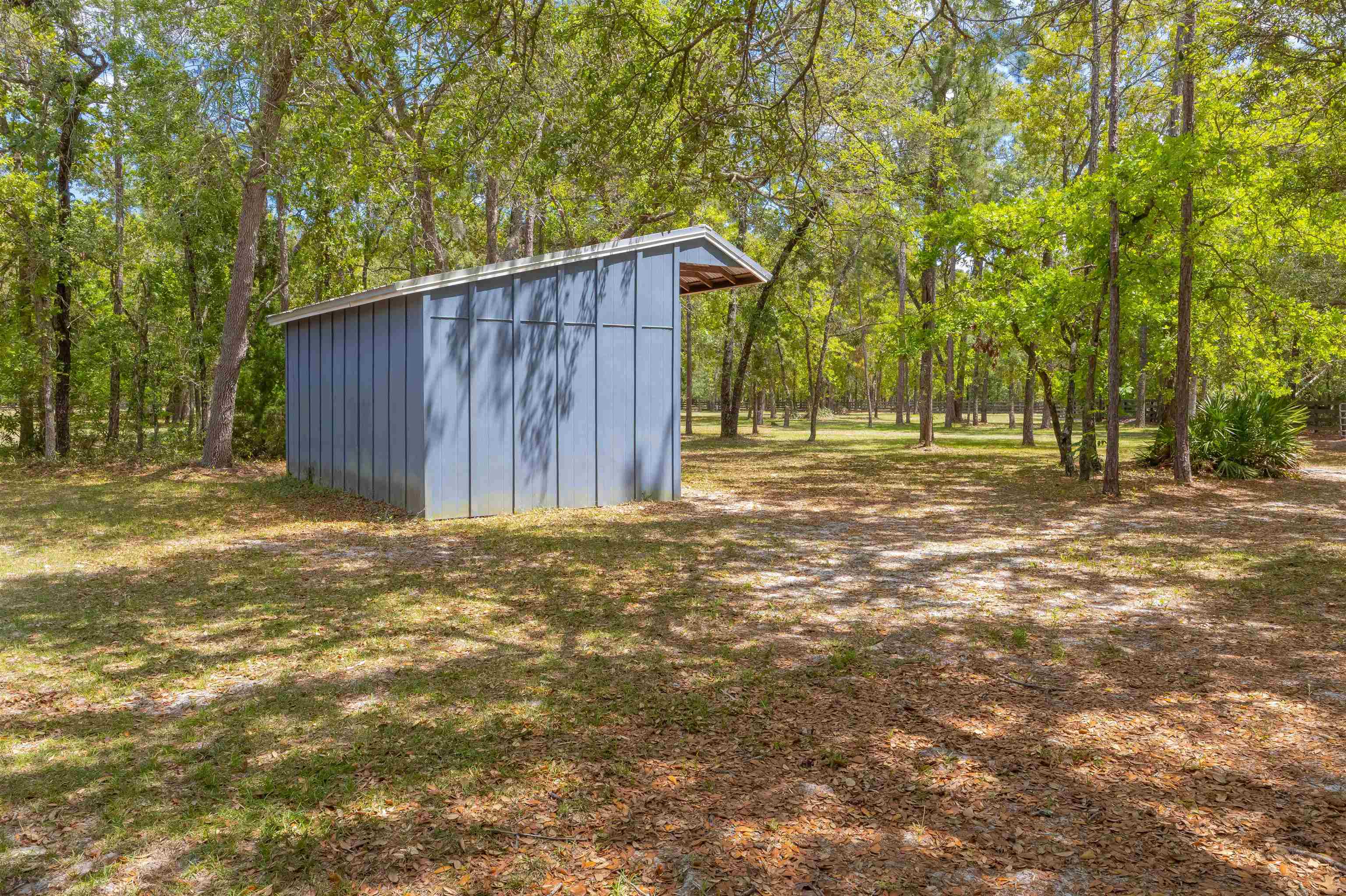 Image 17 of 36 For 335 Diamond Trl