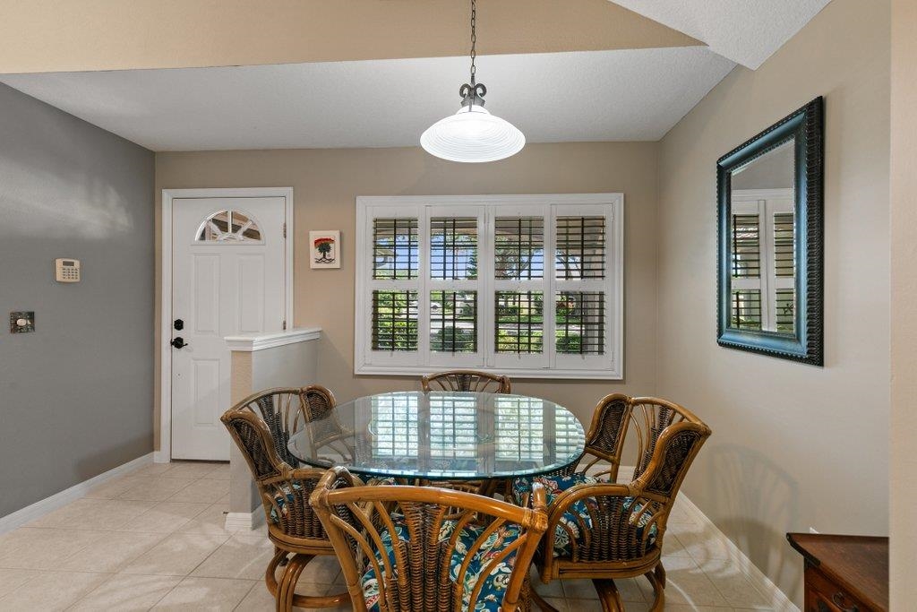 Image 12 of 77 For 123 Lions Gate Dr