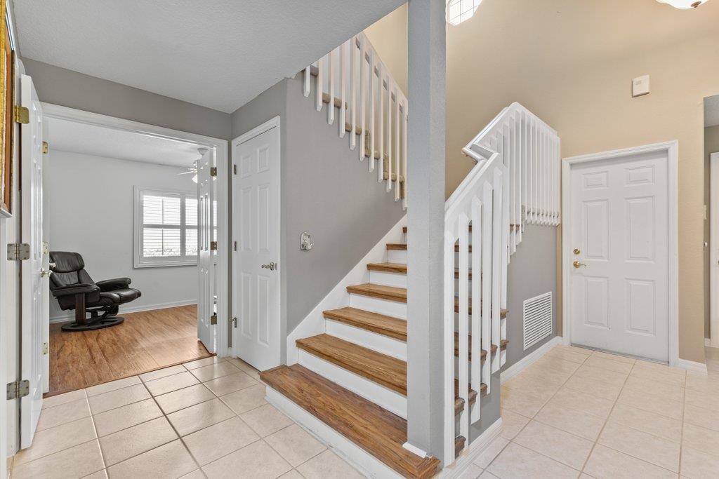 Image 36 of 77 For 123 Lions Gate Dr