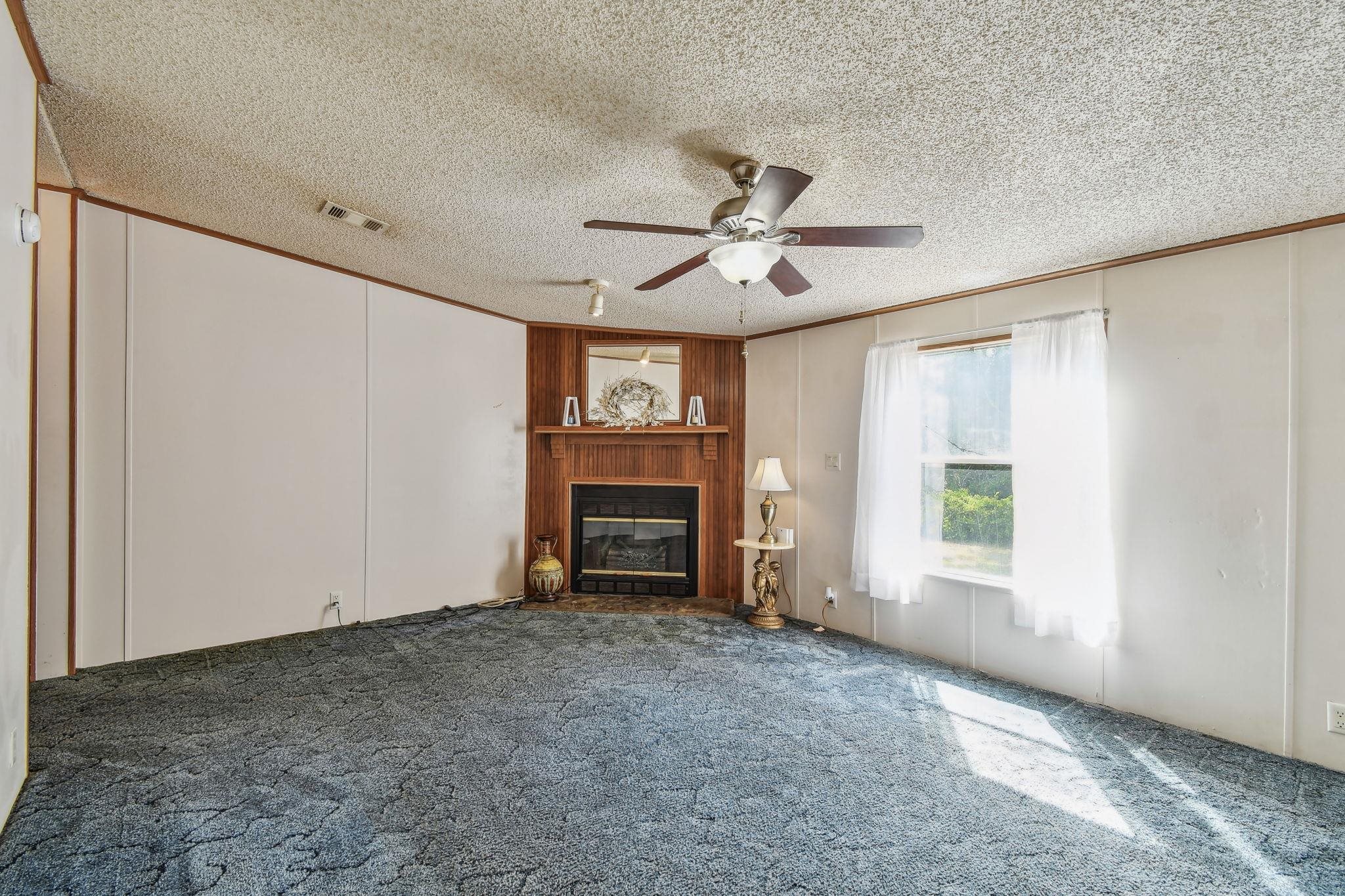 Image 13 of 51 For 210 Comer Rd