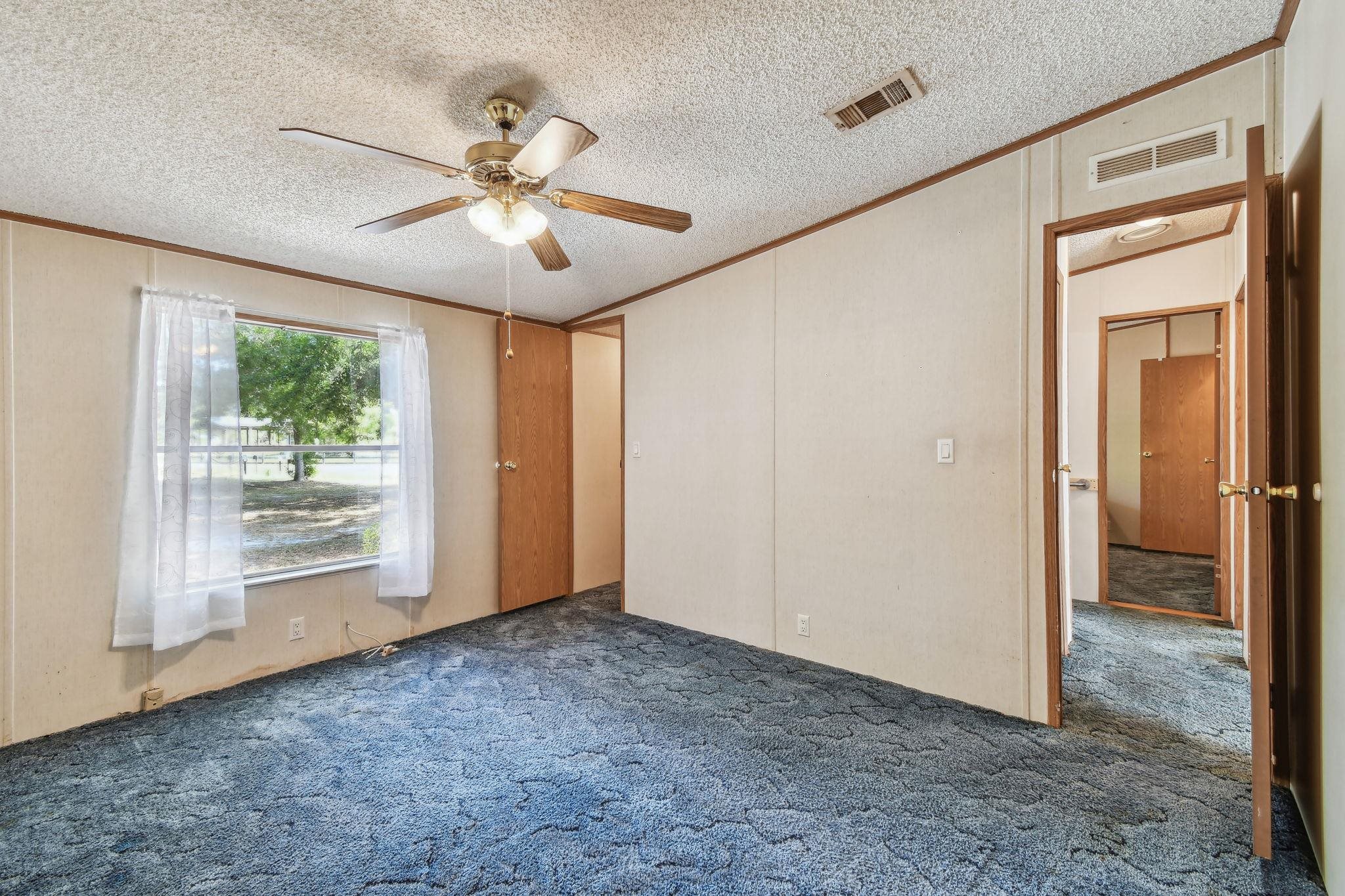 Image 3 of 51 For 210 Comer Rd