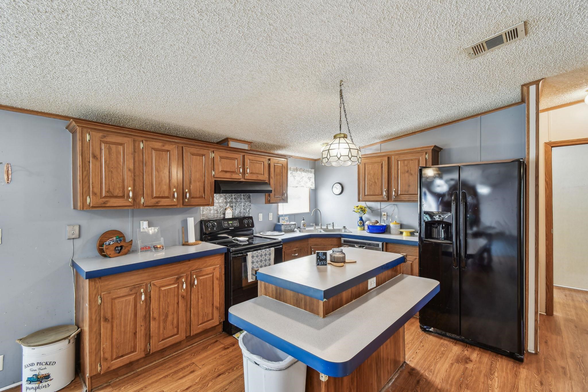 Image 6 of 51 For 210 Comer Rd