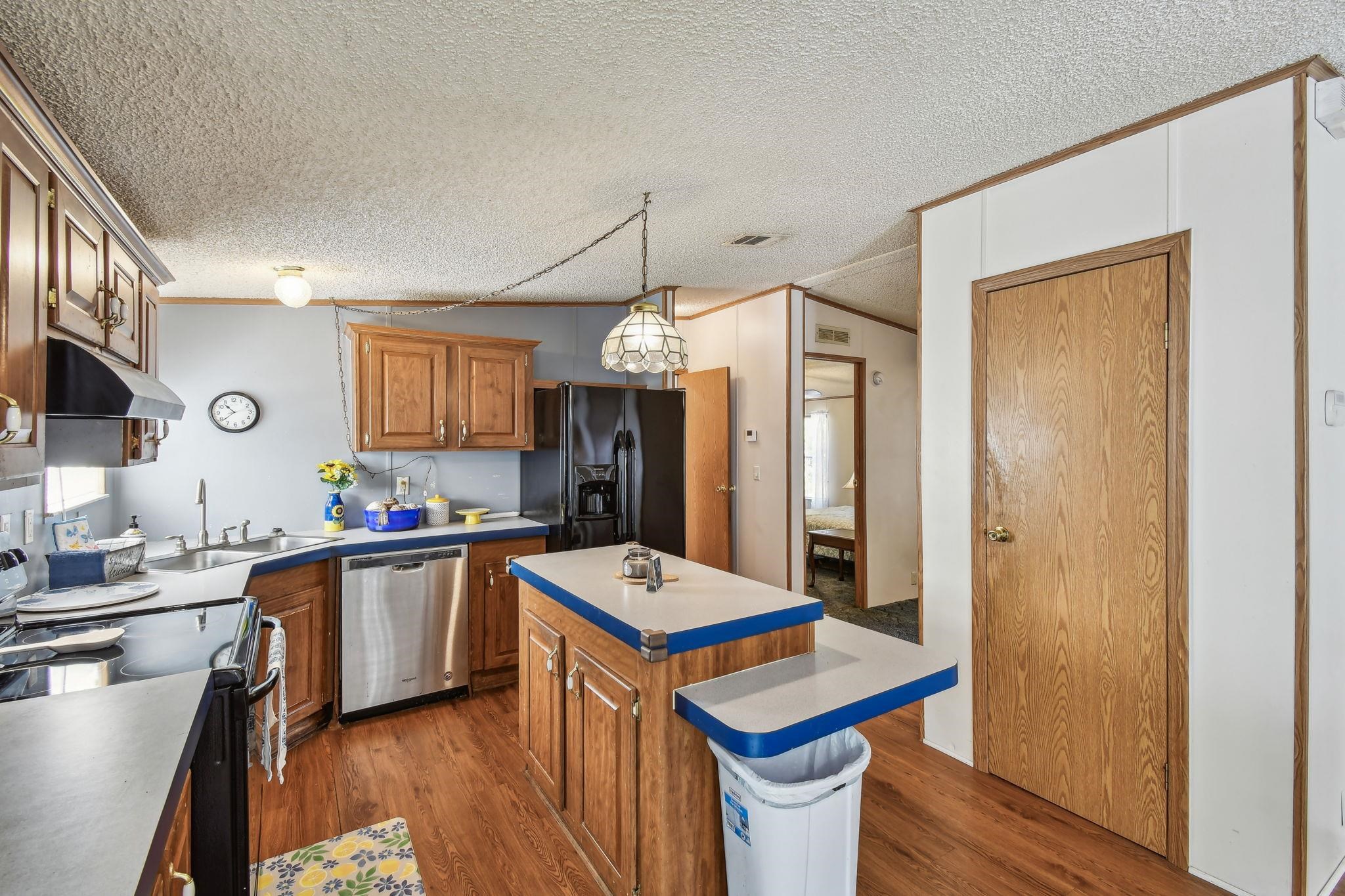 Image 7 of 51 For 210 Comer Rd