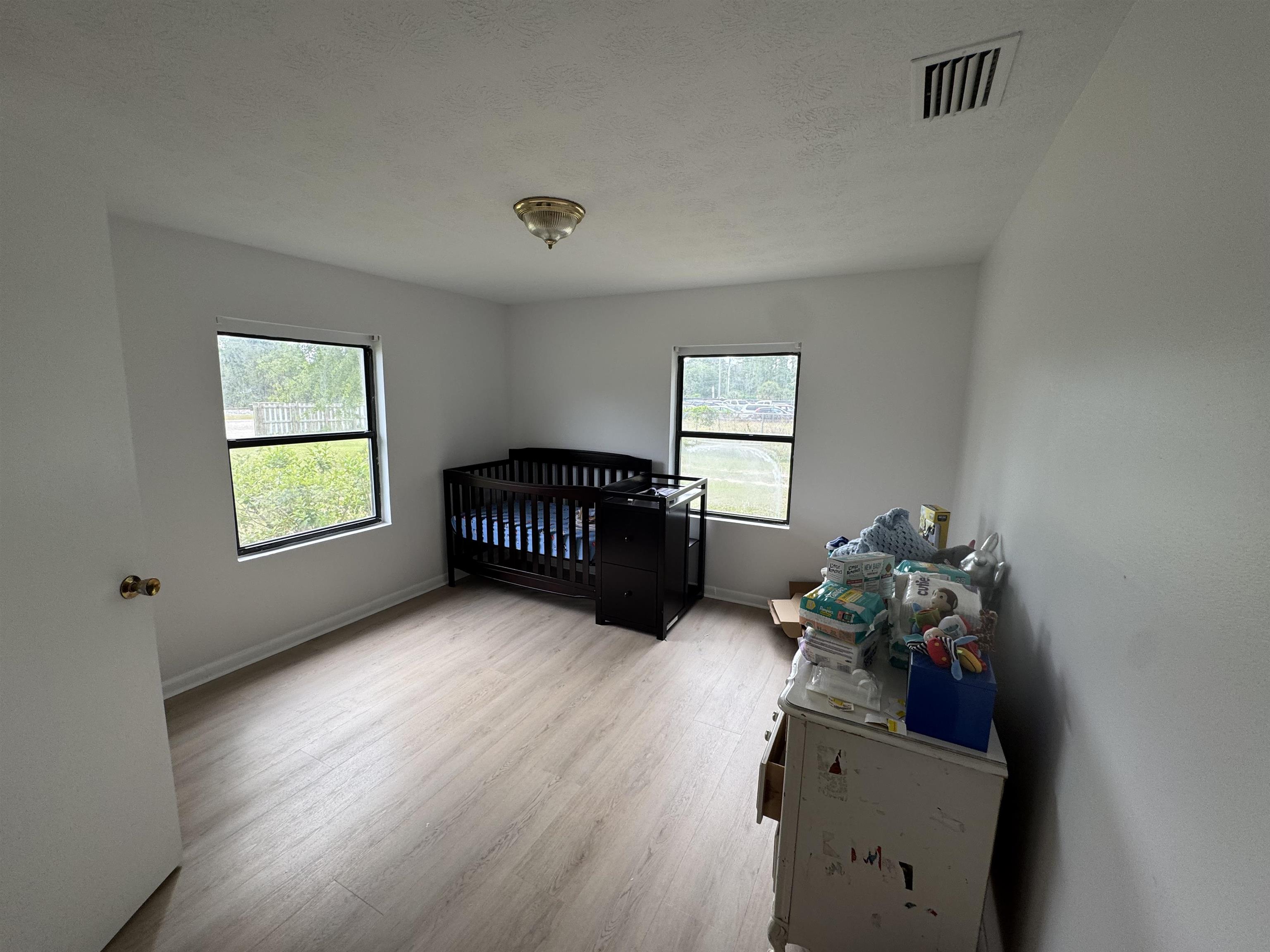 Image 12 of 17 For 5515-5517 Shad Road
