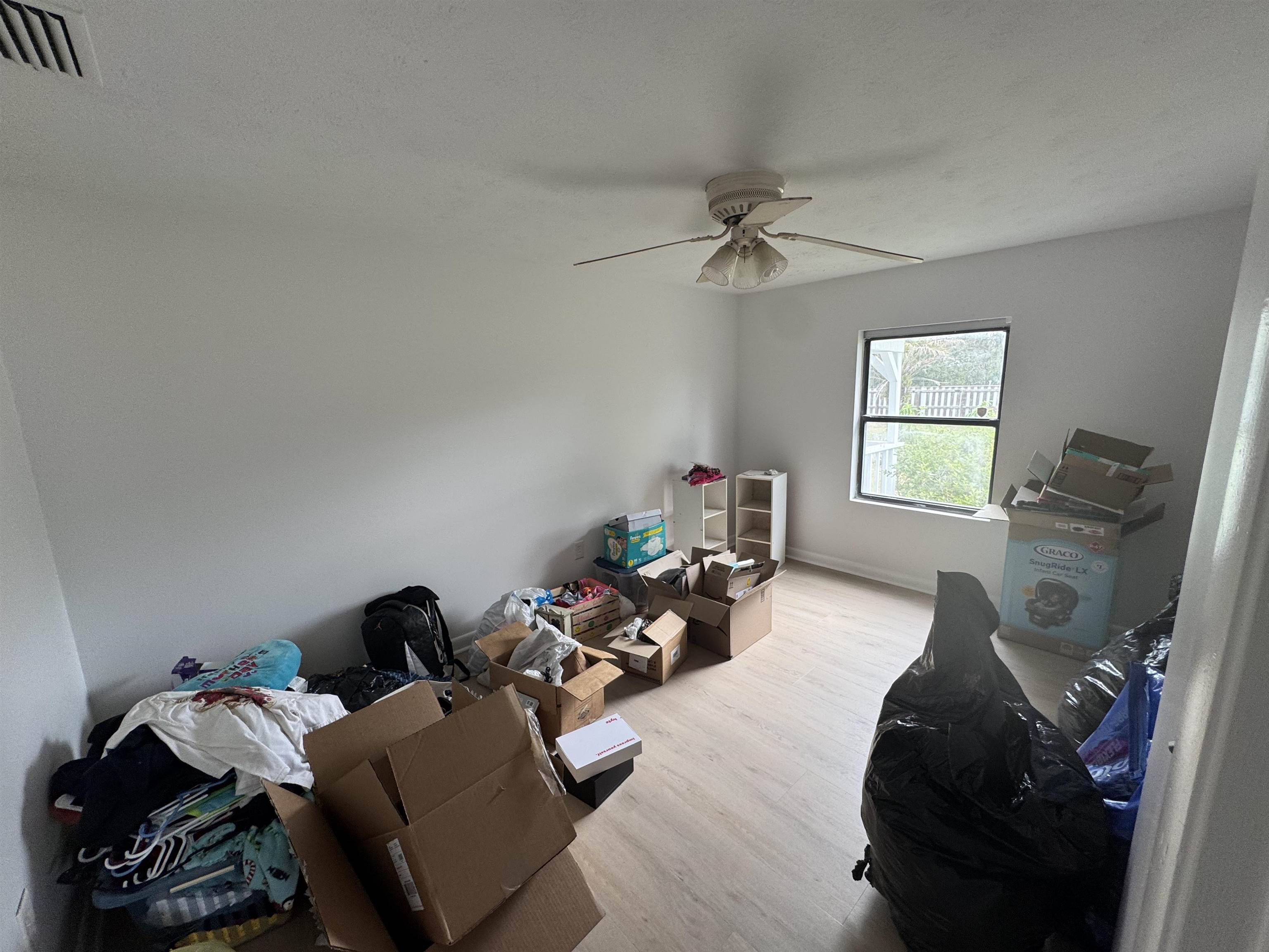 Image 13 of 17 For 5515-5517 Shad Road