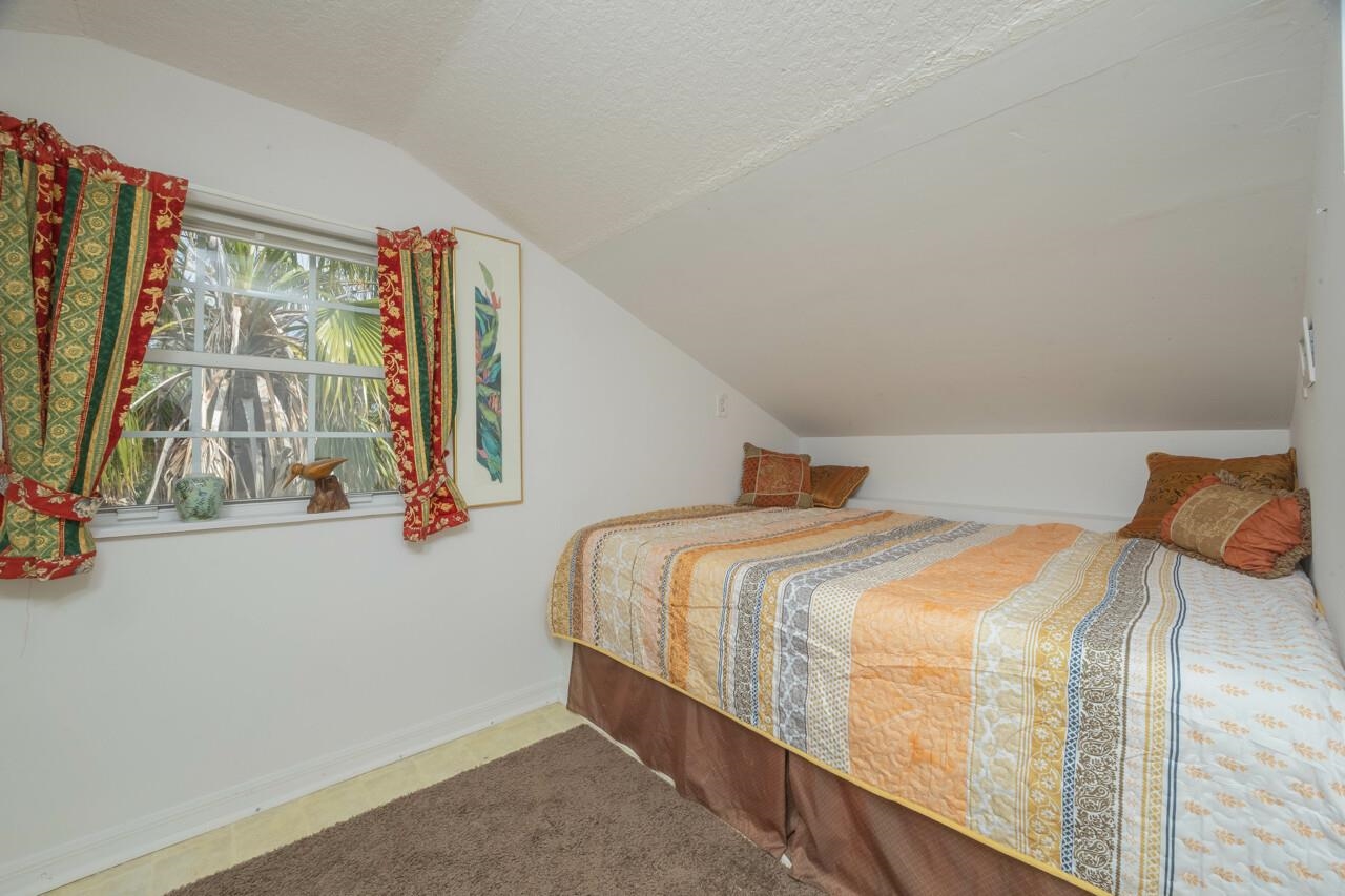 Image 27 of 80 For 232 Riberia St