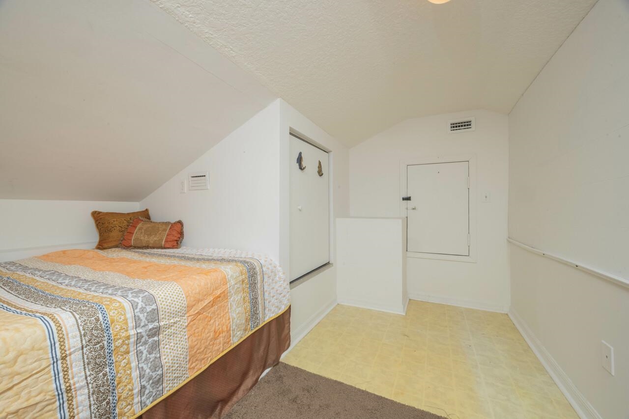 Image 31 of 74 For 232 Riberia St