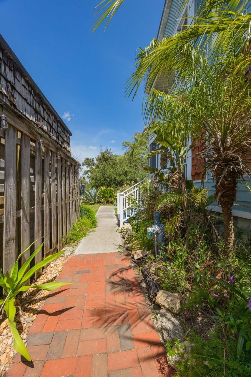 Image 70 of 74 For 232 Riberia St