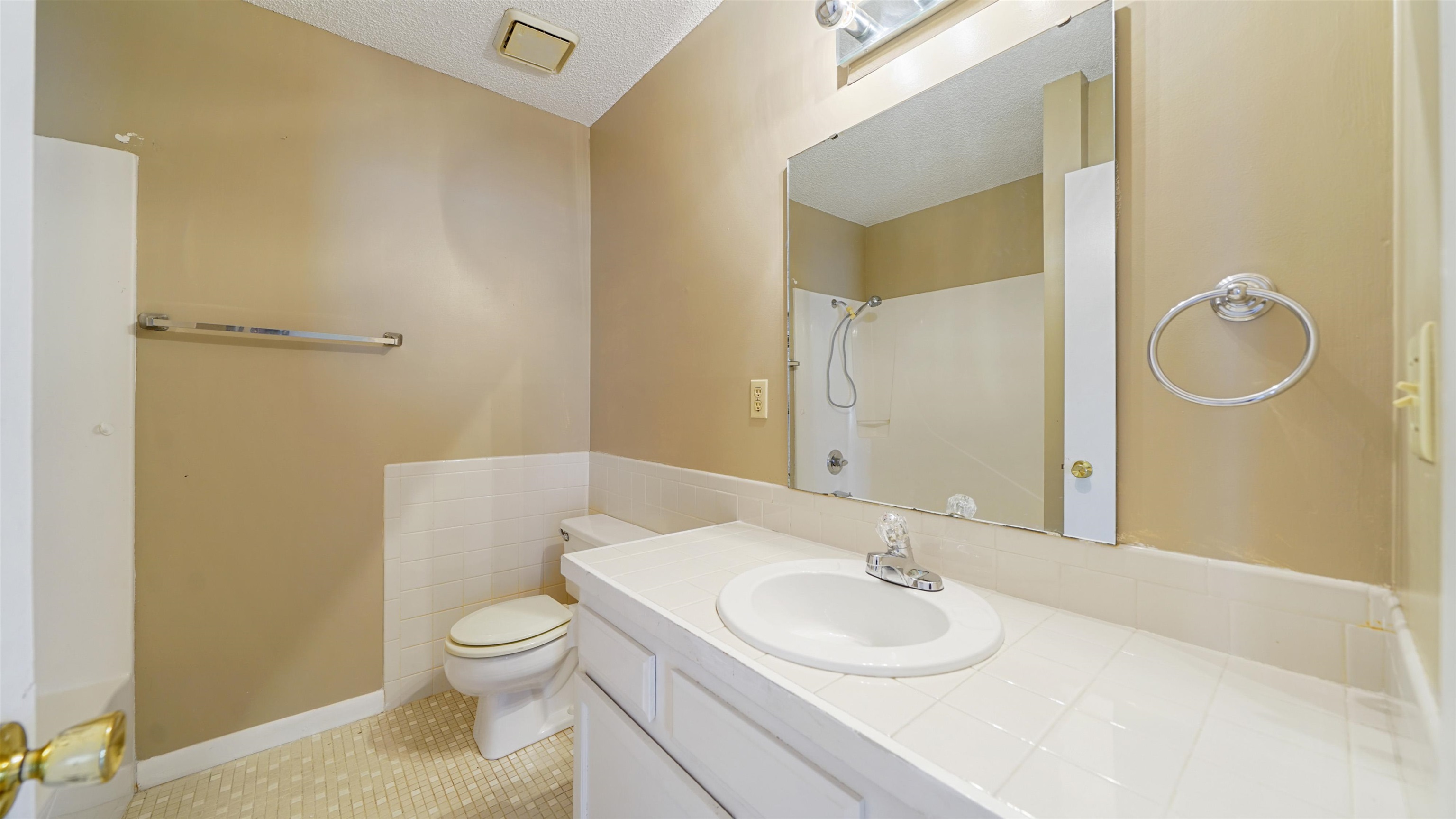 Image 17 of 49 For 689 16th St  