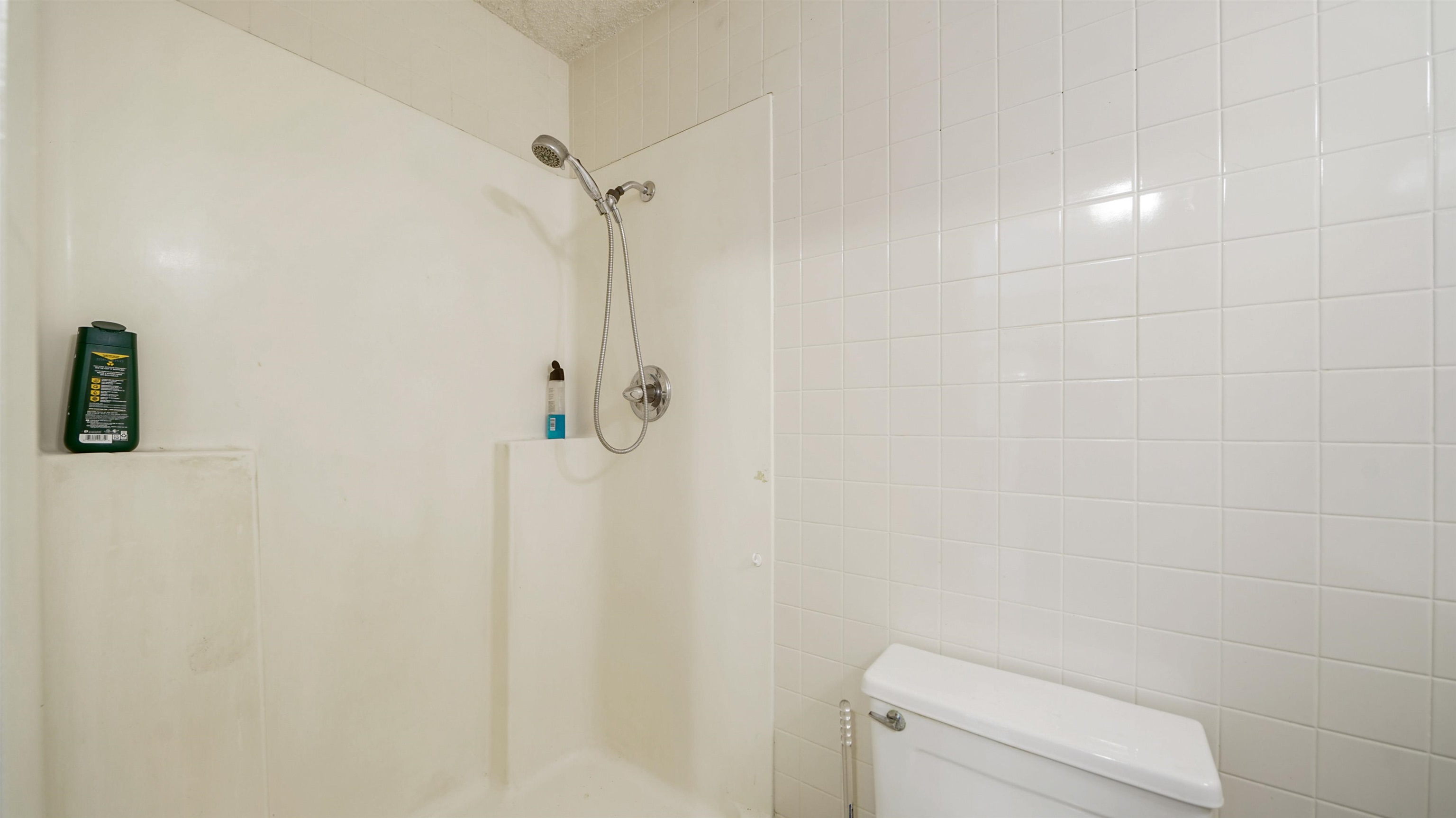 Image 23 of 49 For 689 16th St  