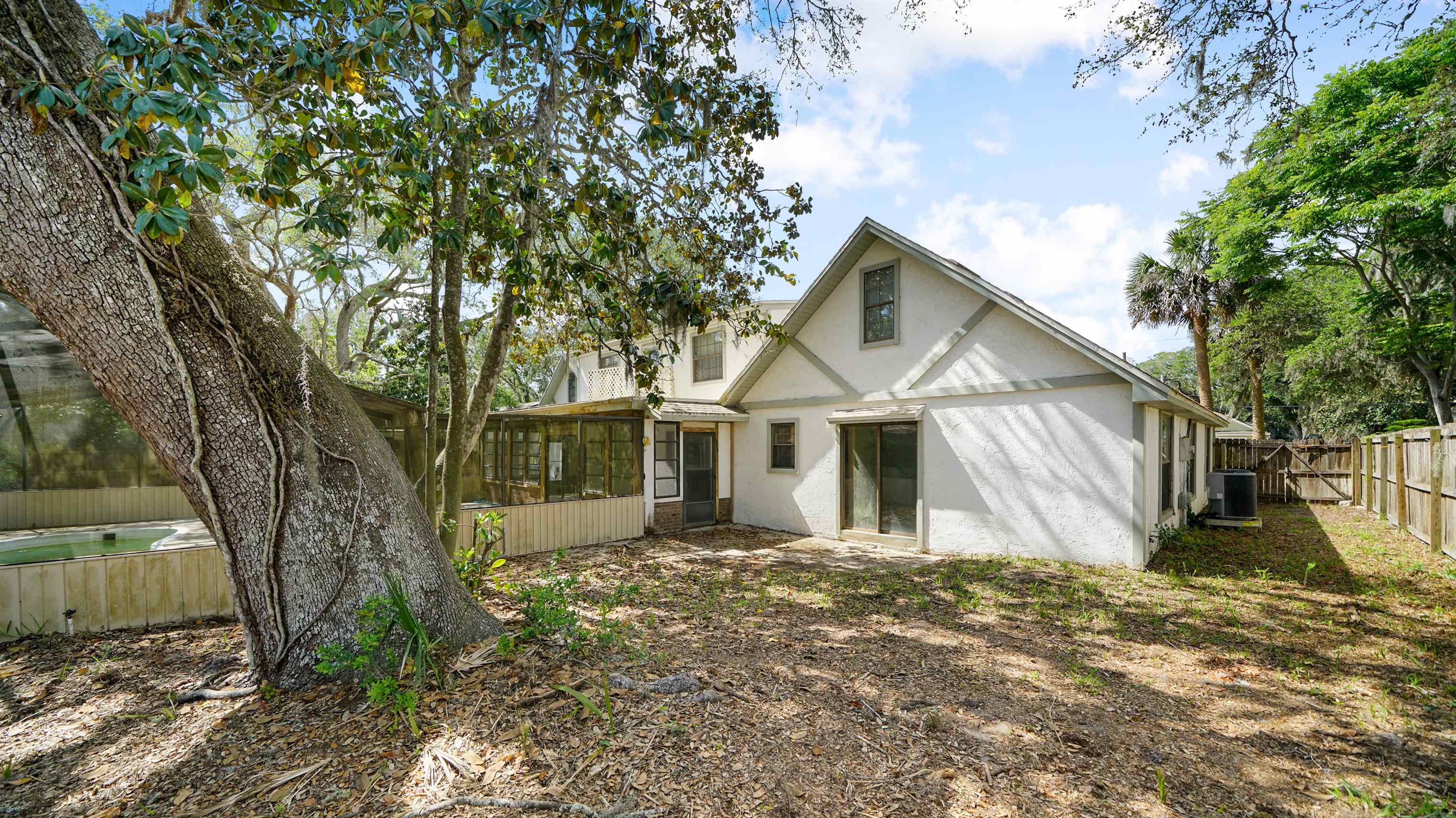 Image 31 of 49 For 689 16th St  