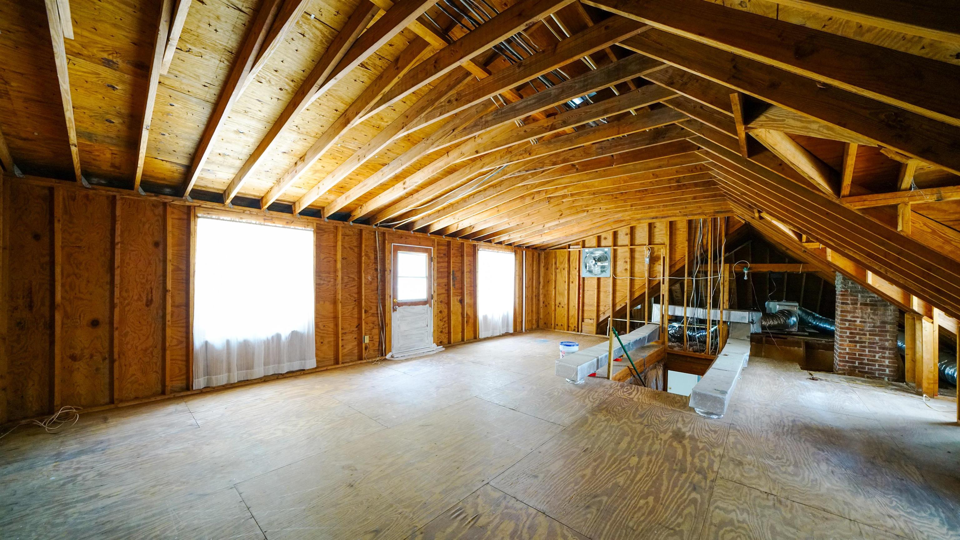 Image 4 of 49 For 689 16th St  