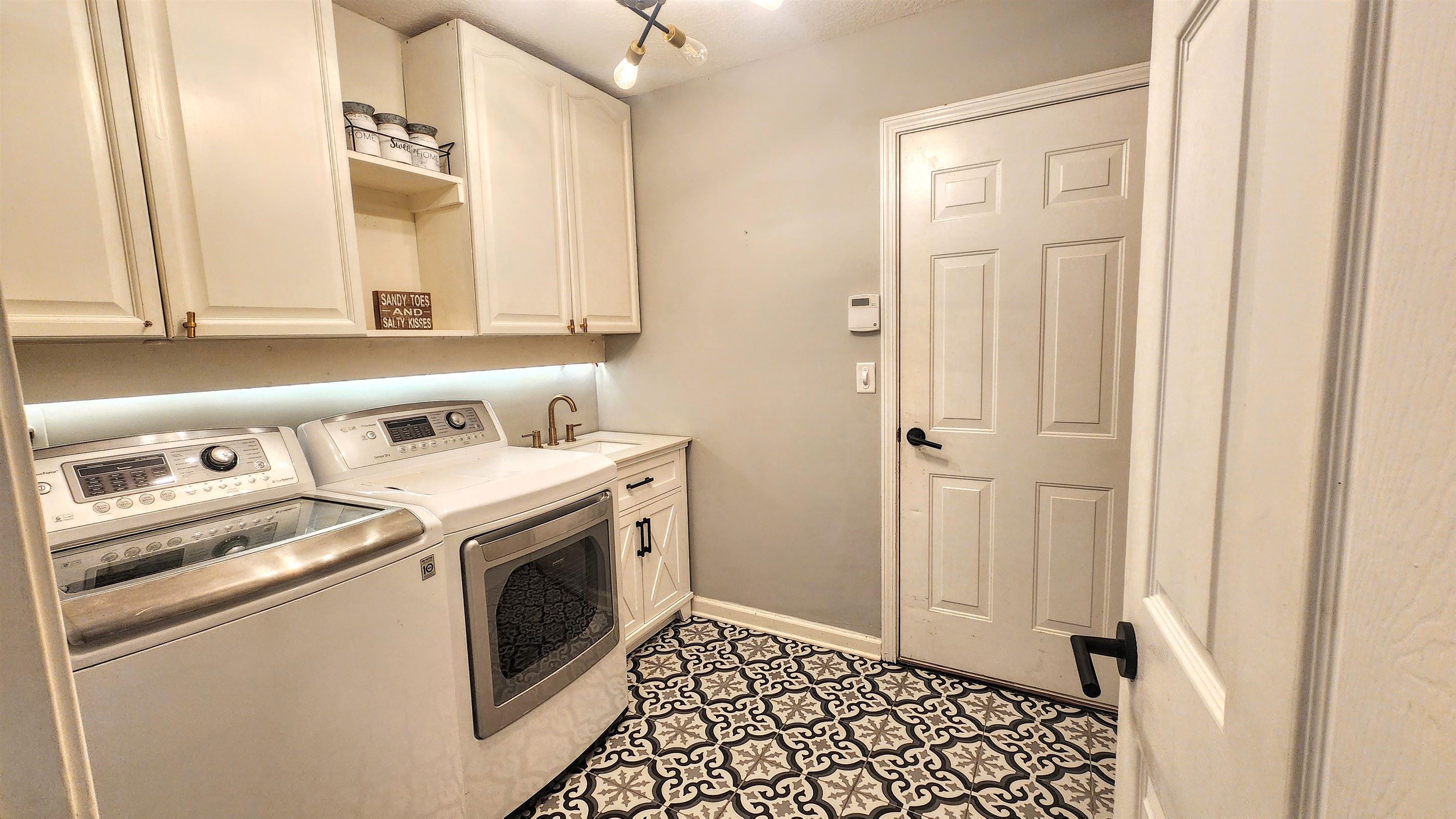 Image 27 of 42 For 5200 Comfort Ct