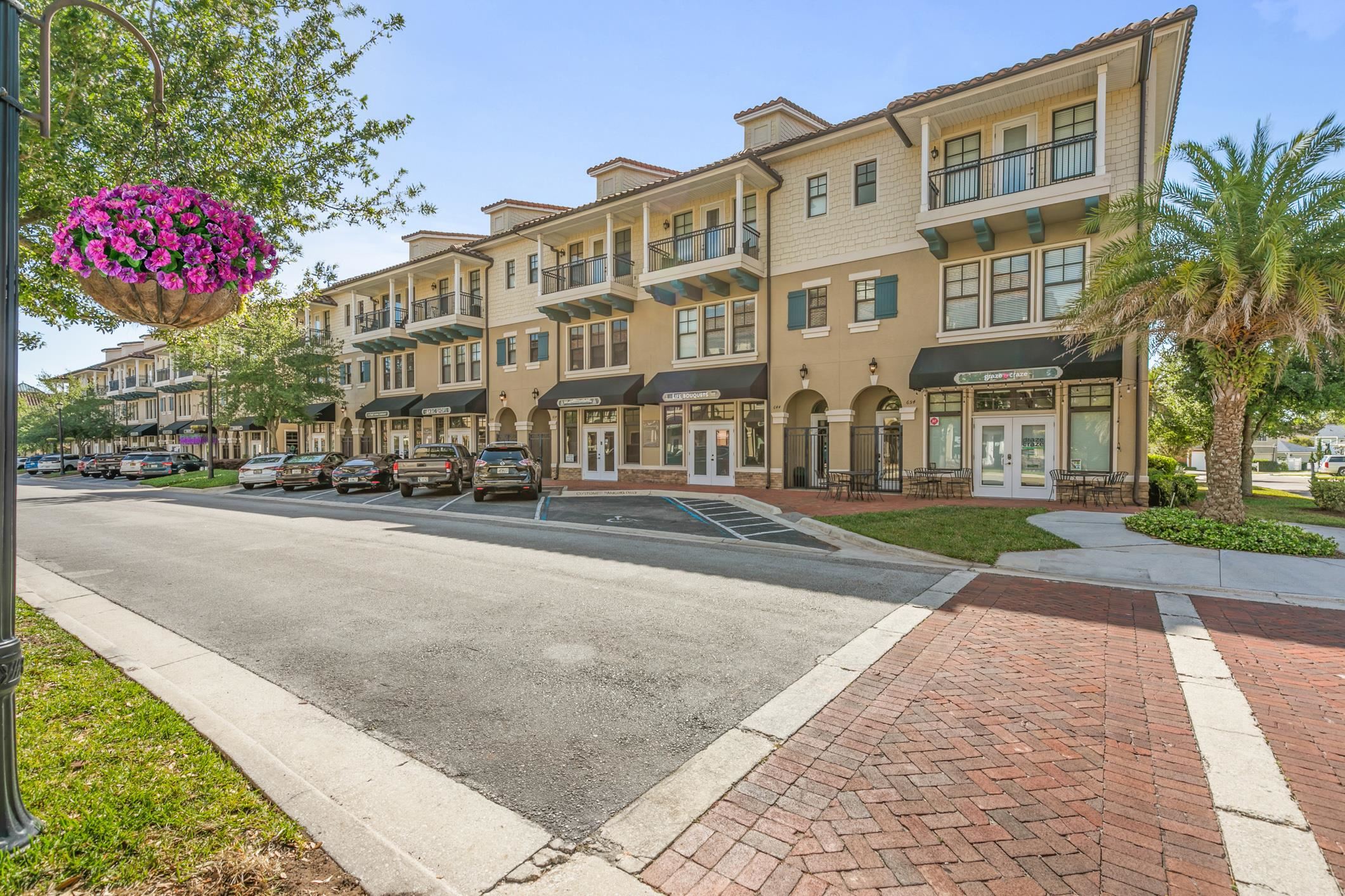 Details for 654 Market St + Commercial Space, St Augustine, FL 32095